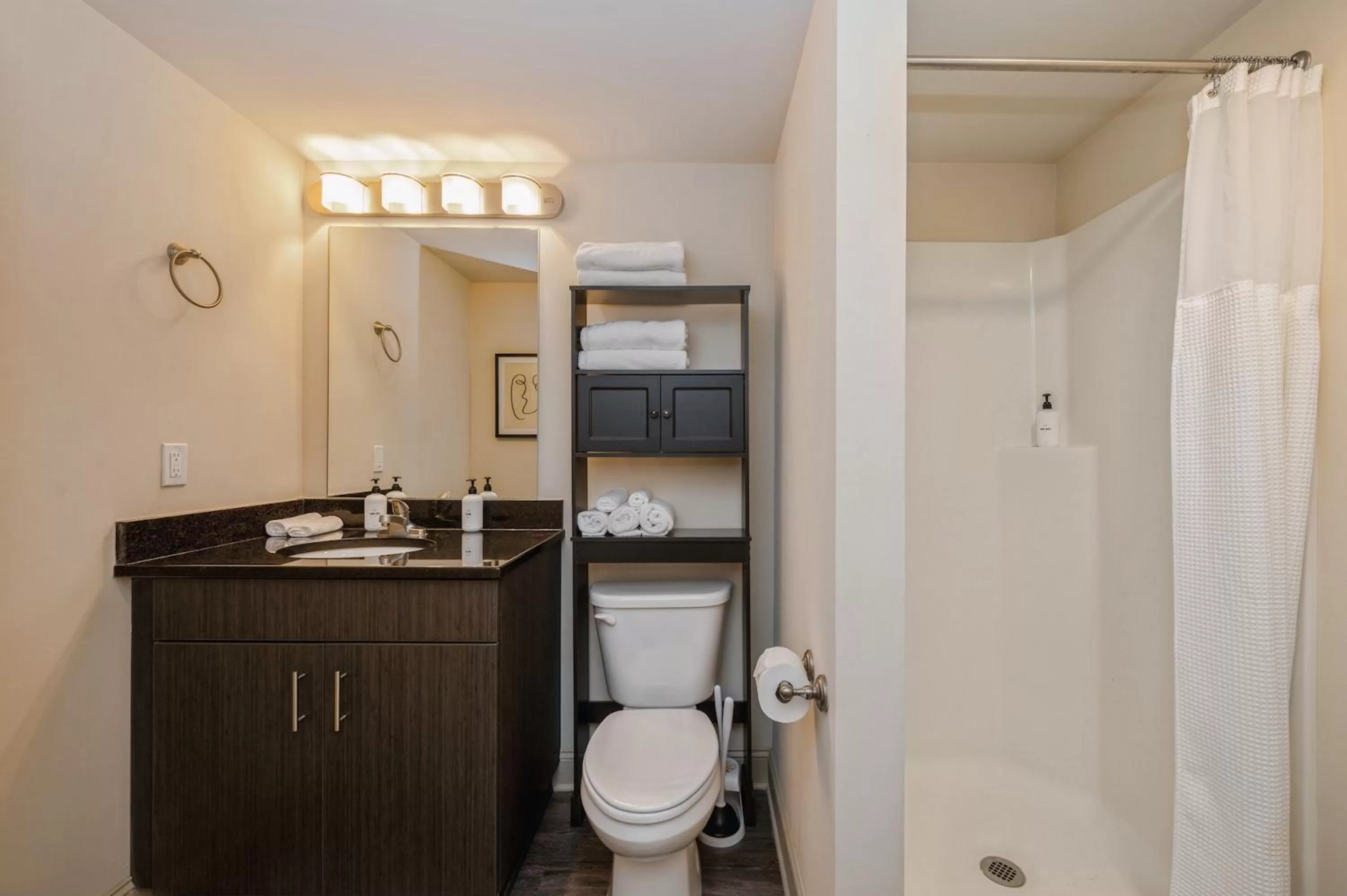 Bathroom in Kasa Arts District Winston-Salem