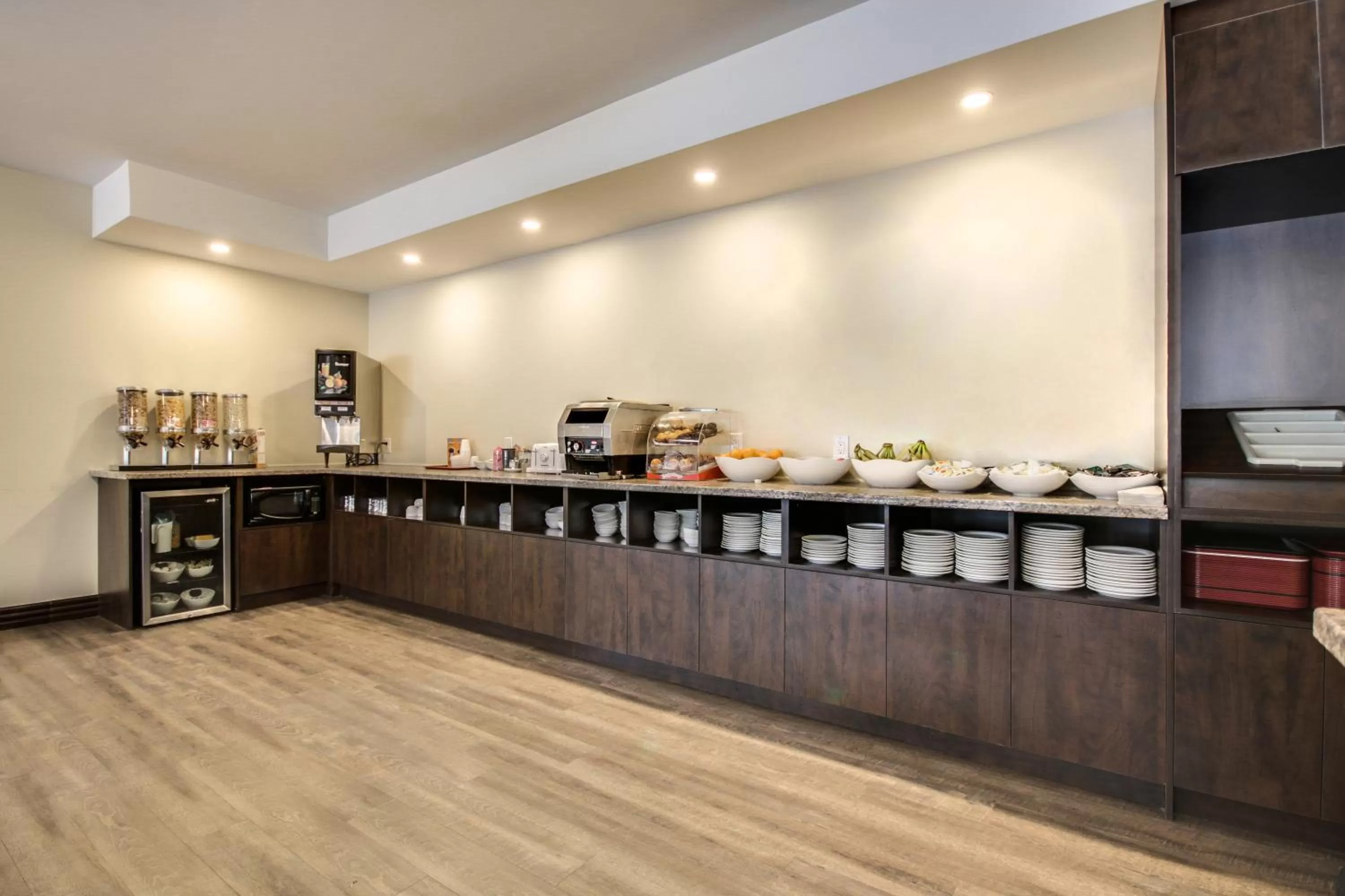 Breakfast in Hôtel Marineau Shawinigan