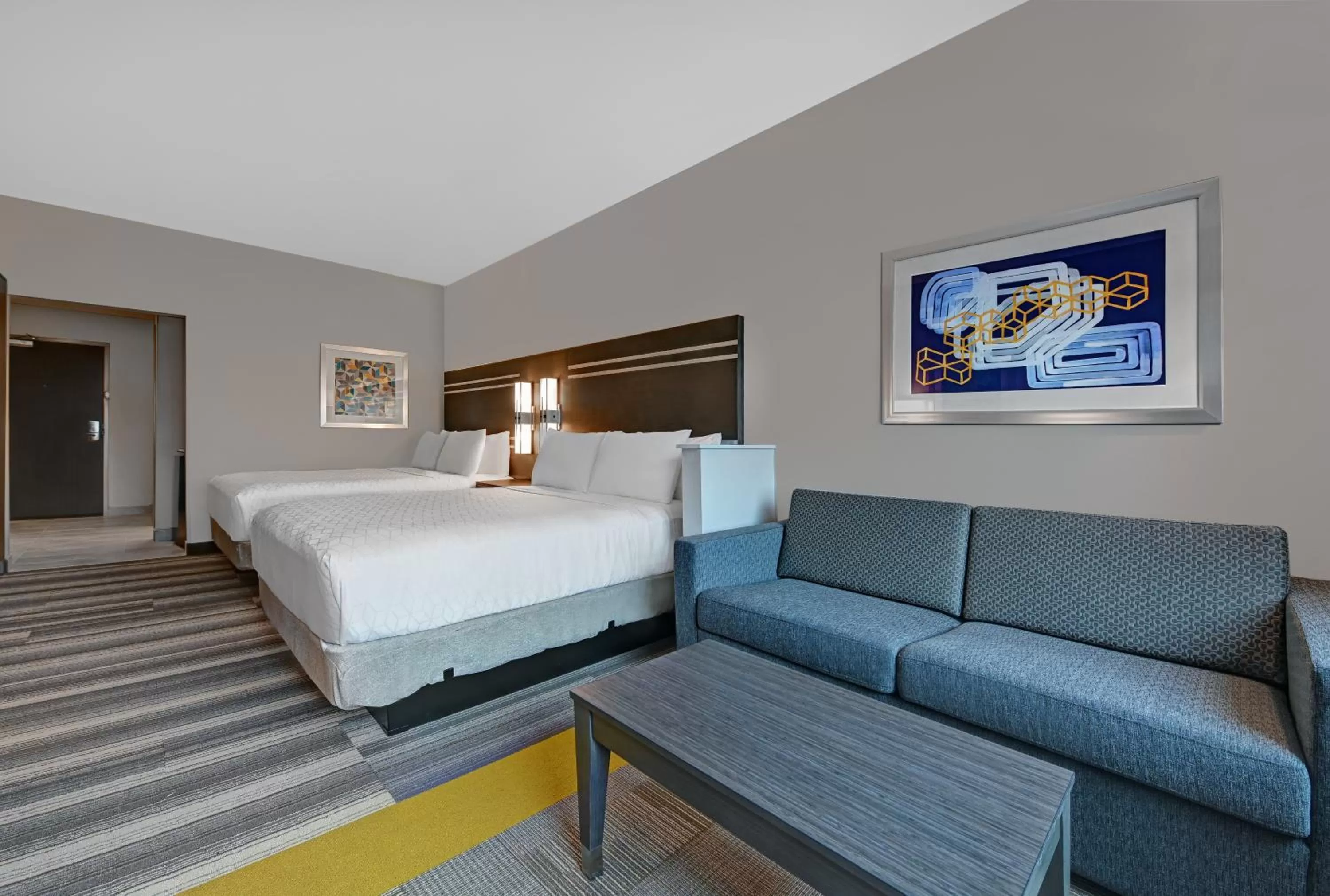 Seating area, Bed in Holiday Inn Express & Suites Memorial – CityCentre by IHG