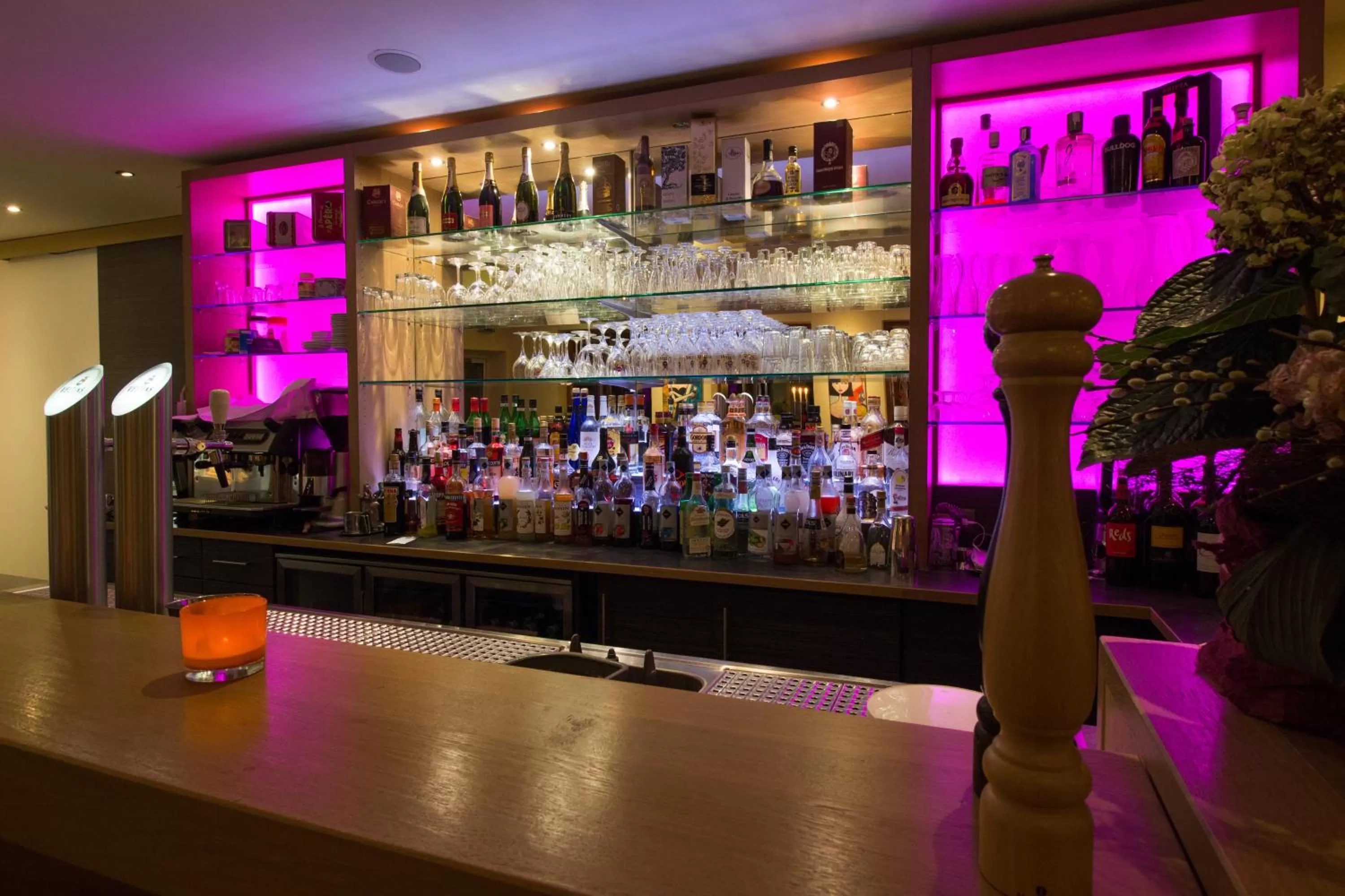 Restaurant/places to eat in HOTEL PARQÉO im A66