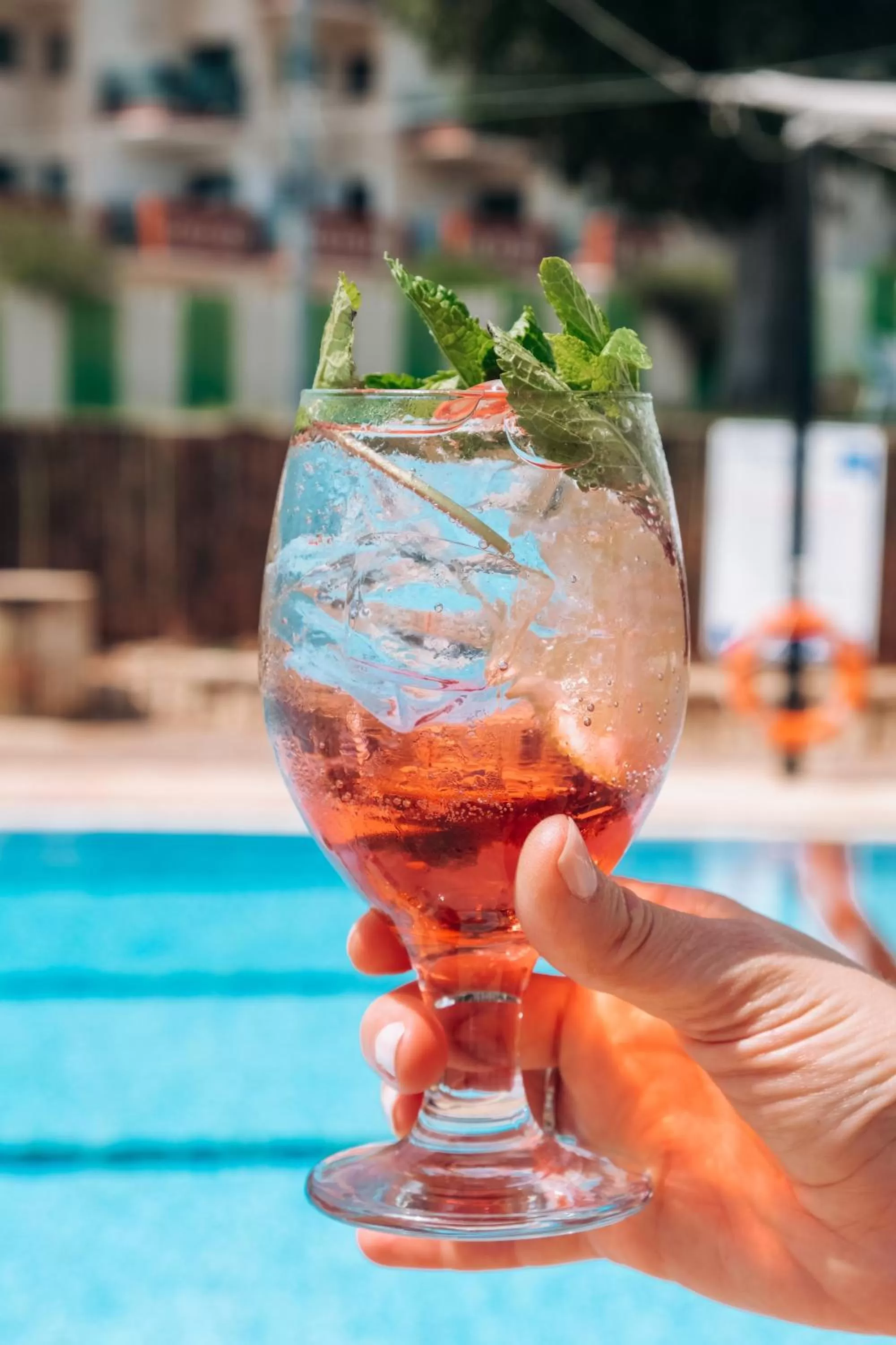 Swimming pool in Eden Inn