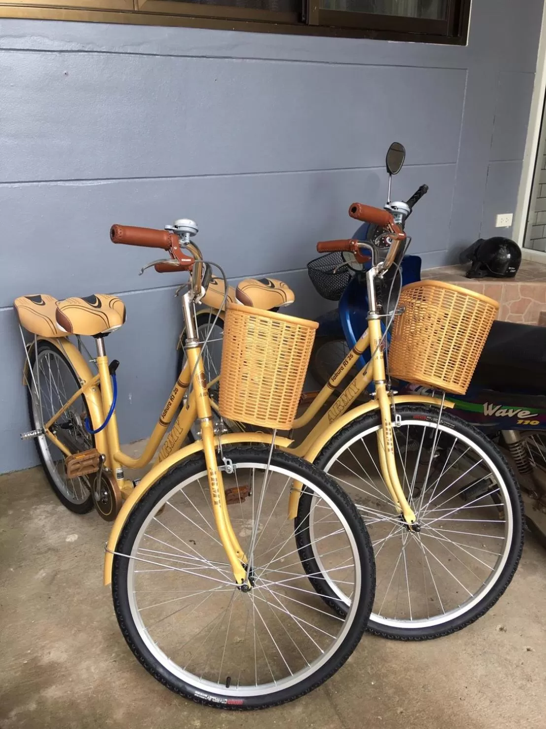 People in De Nan Hotel