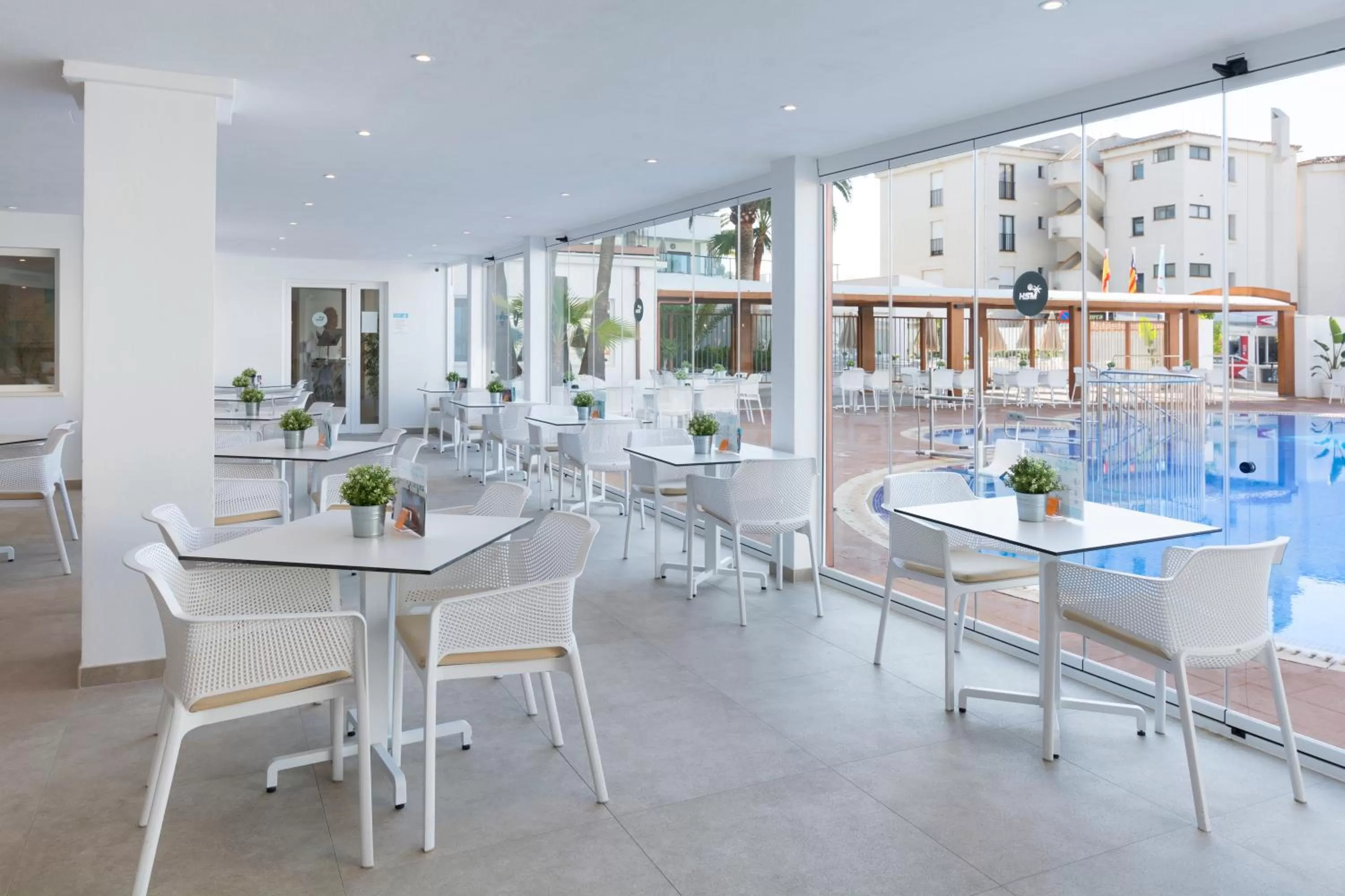 Restaurant/places to eat in HSM Linda Playa