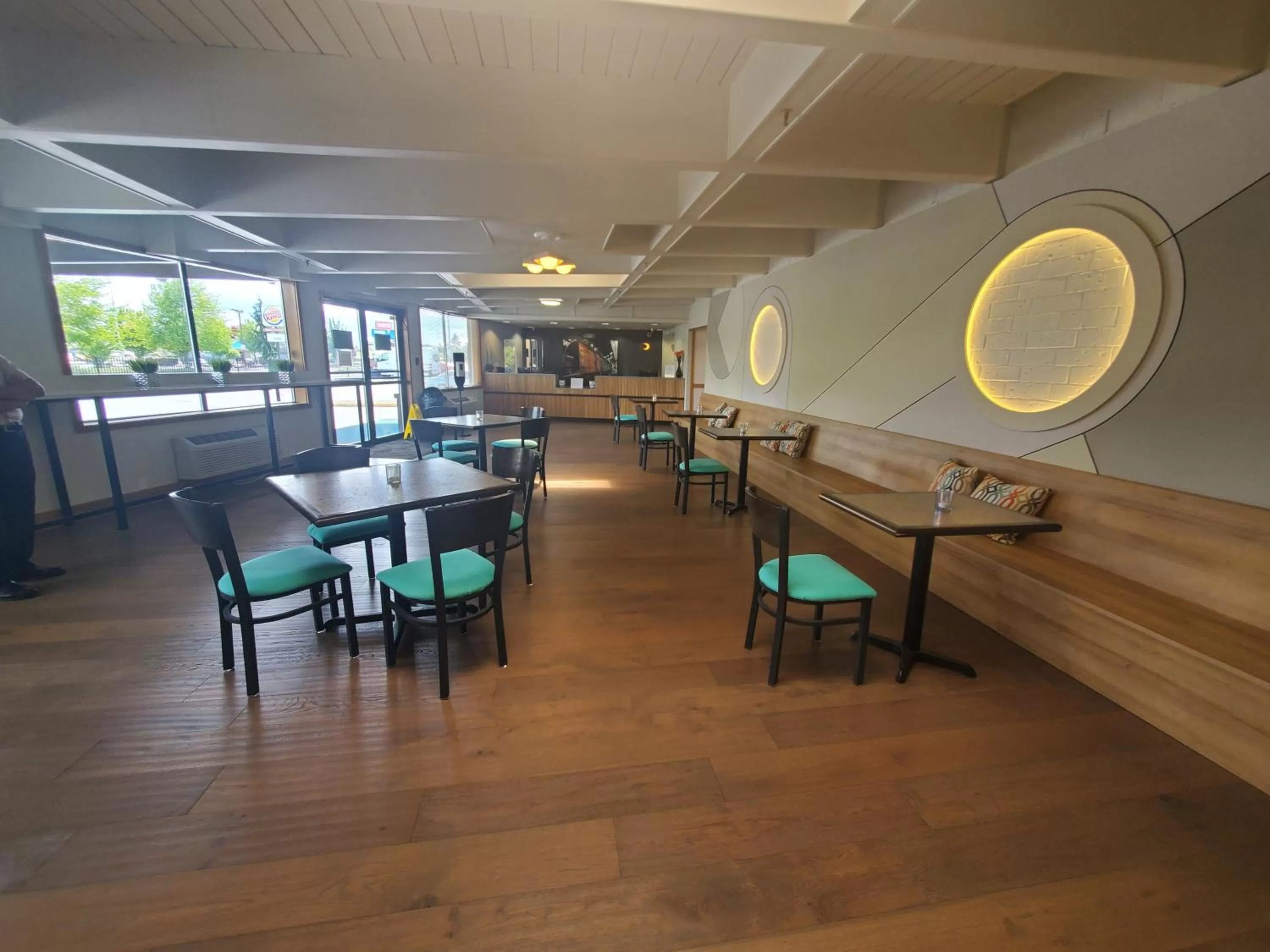 Breakfast, Restaurant/Places to Eat in Hotel Thea Tacoma, Ascend Hotel Collection