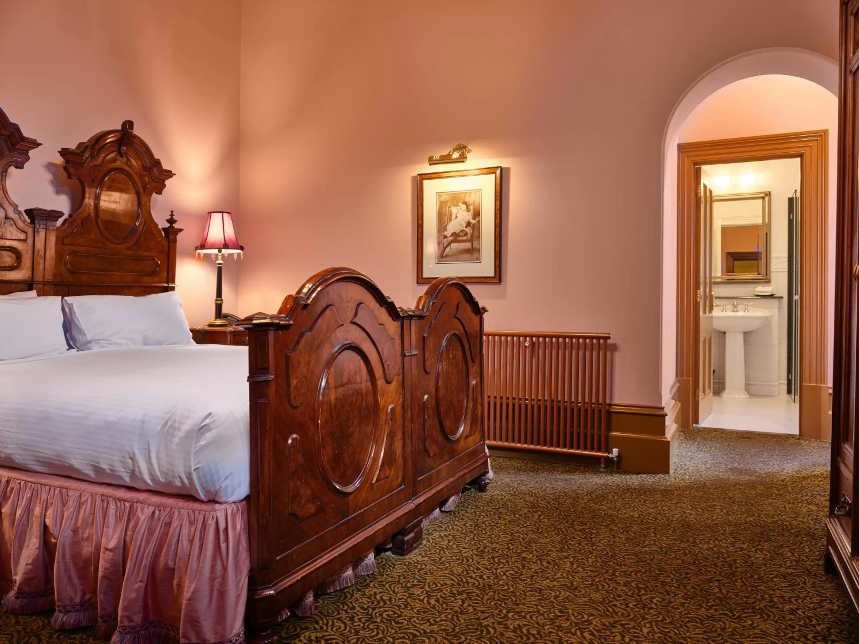 Bed in Craig's Royal Hotel