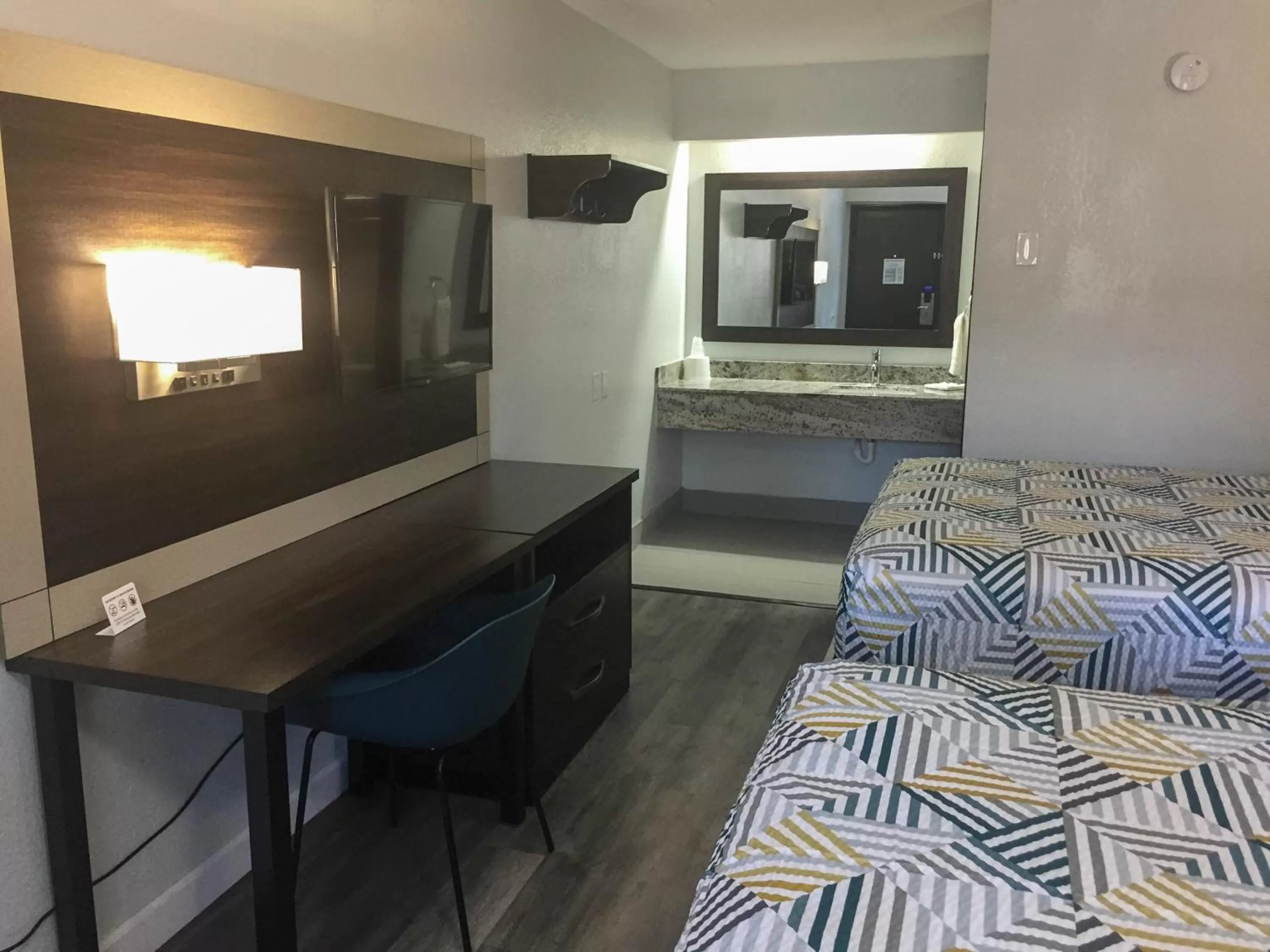 Bed in Motel 6-Burnsville, MN