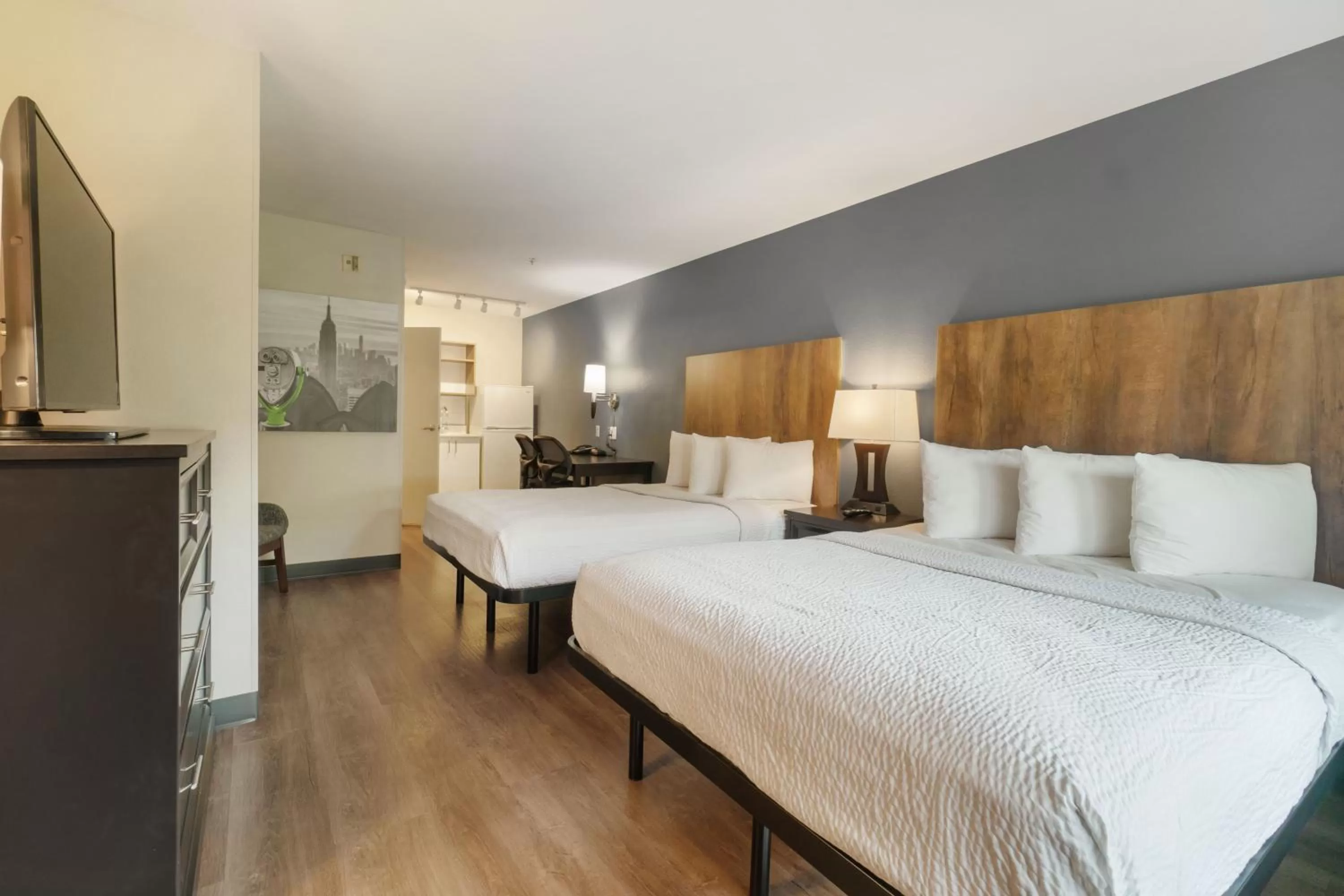 Bed in Extended Stay America Suites - San Francisco - San Mateo - SFO