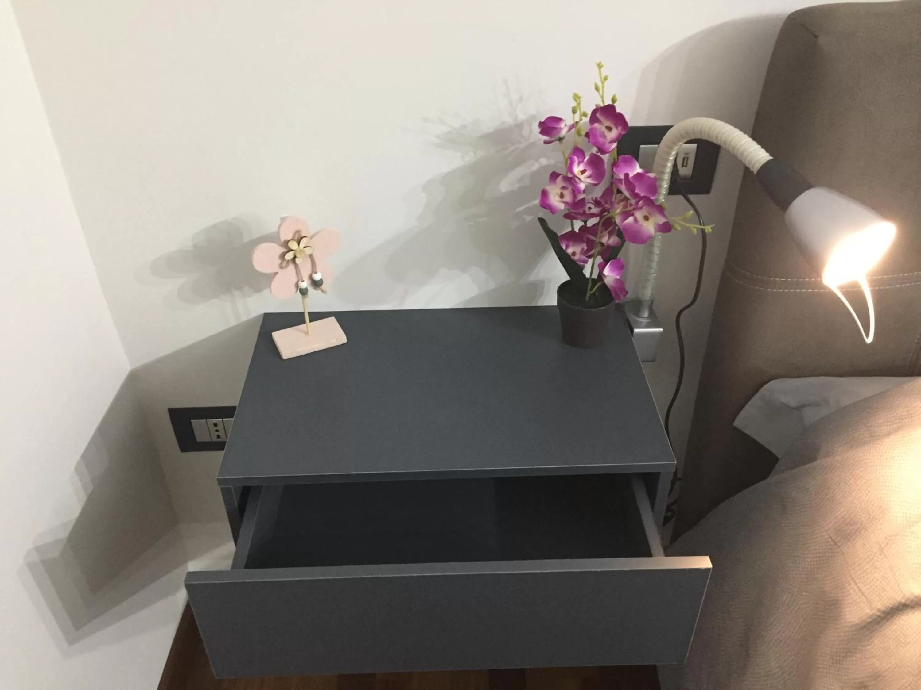 hair dresser, Seating Area in Mapi Room