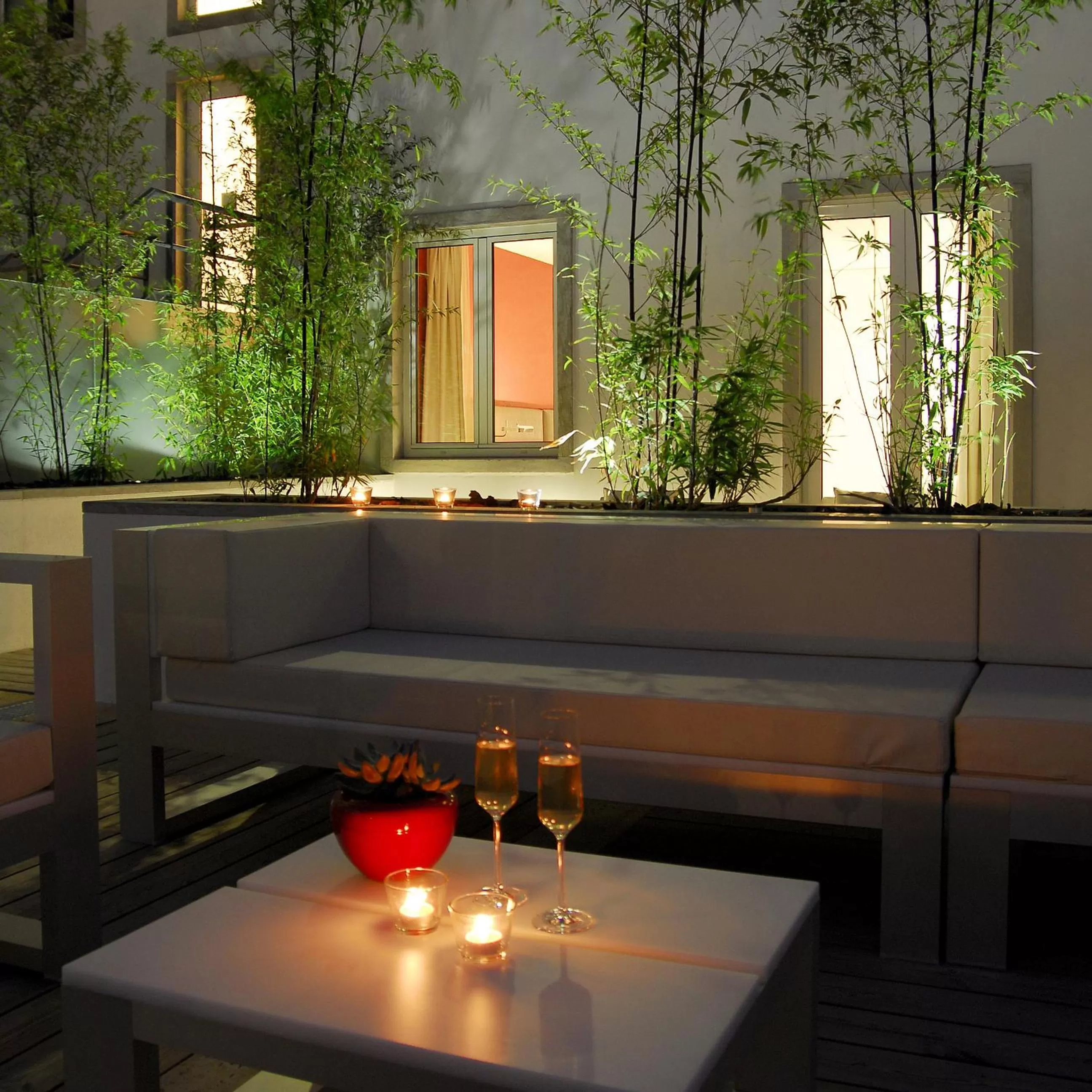 Area and facilities in Hotel Jeronimos 8