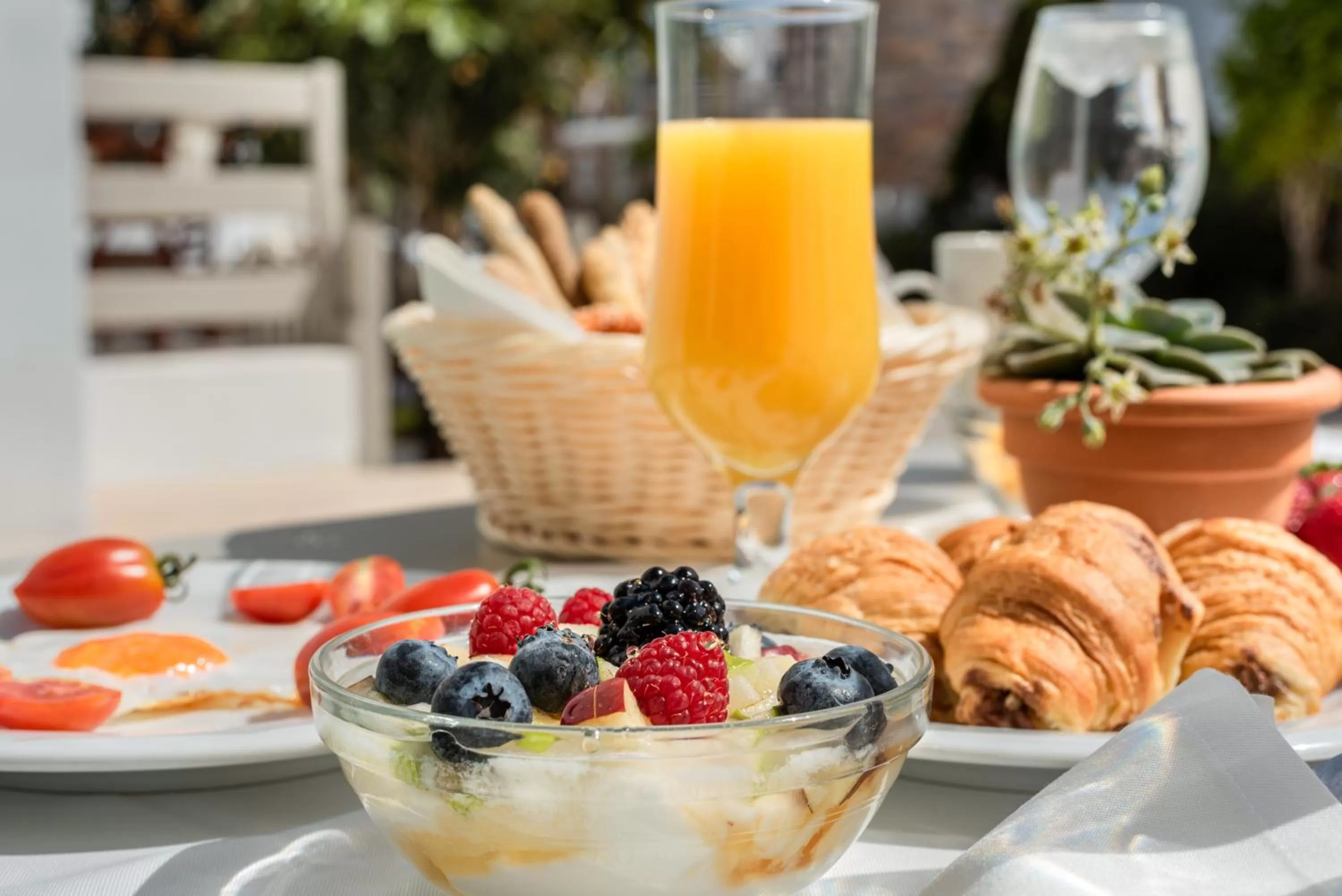 Food and drinks in Argo Boutique Hotel