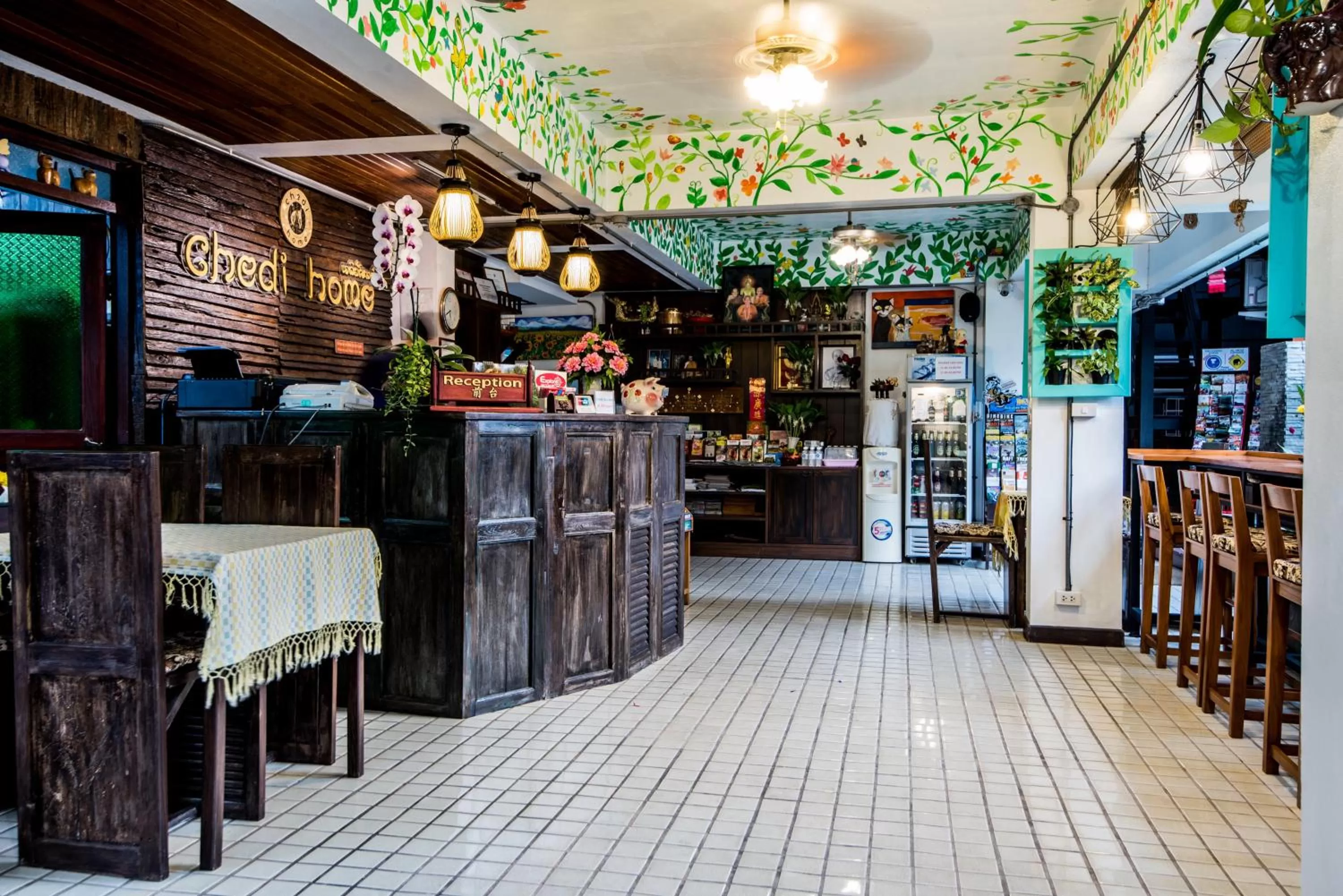 Restaurant/places to eat in Chedi Home