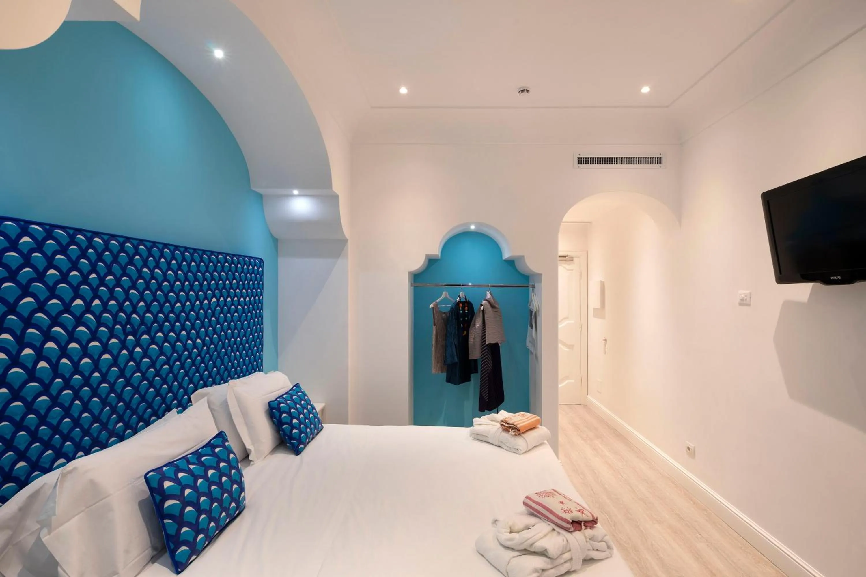 Photo of the whole room, Bed in Tramonto d'Oro