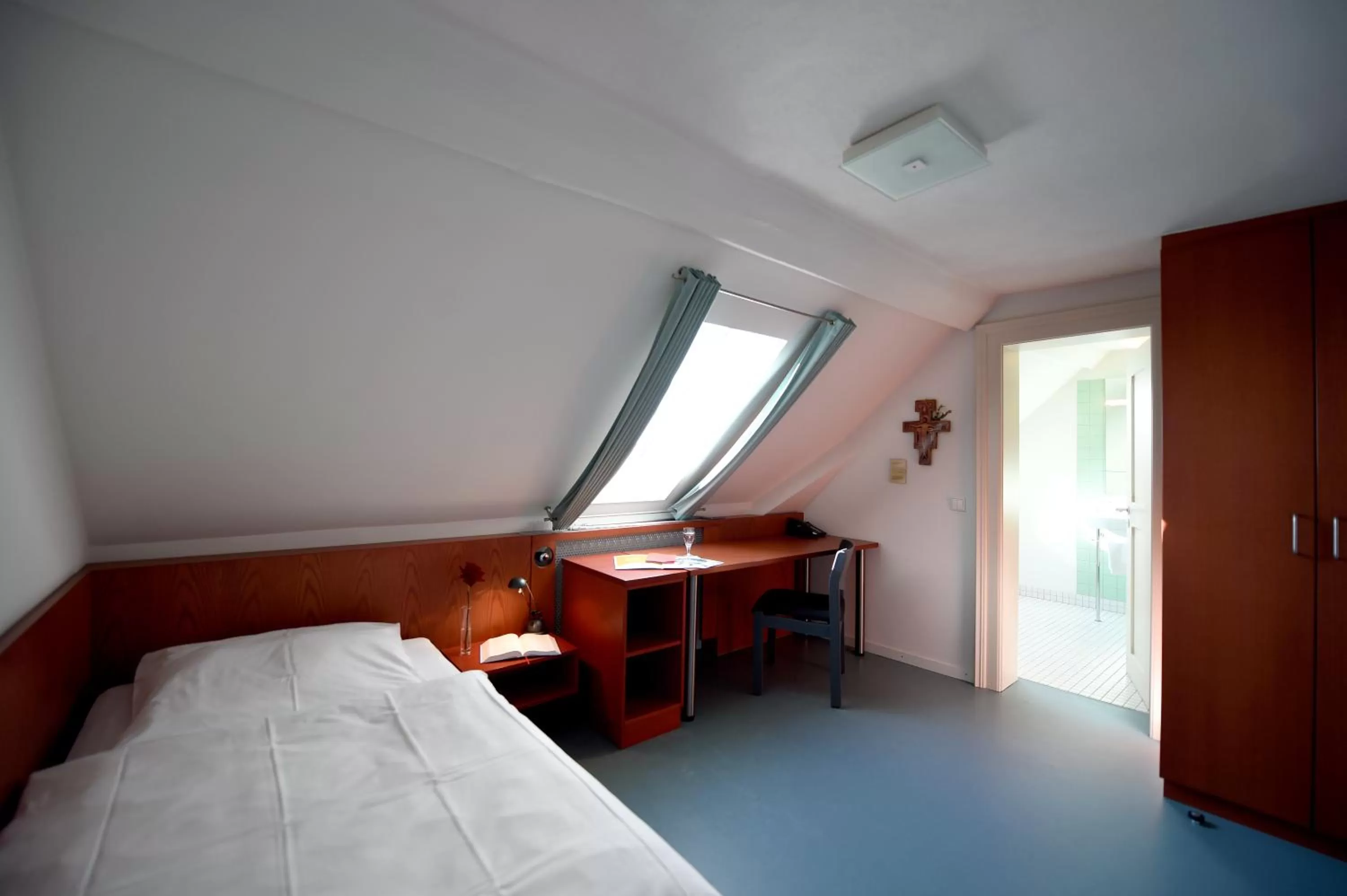 Photo of the whole room, Bed in Kloster Frauenberg