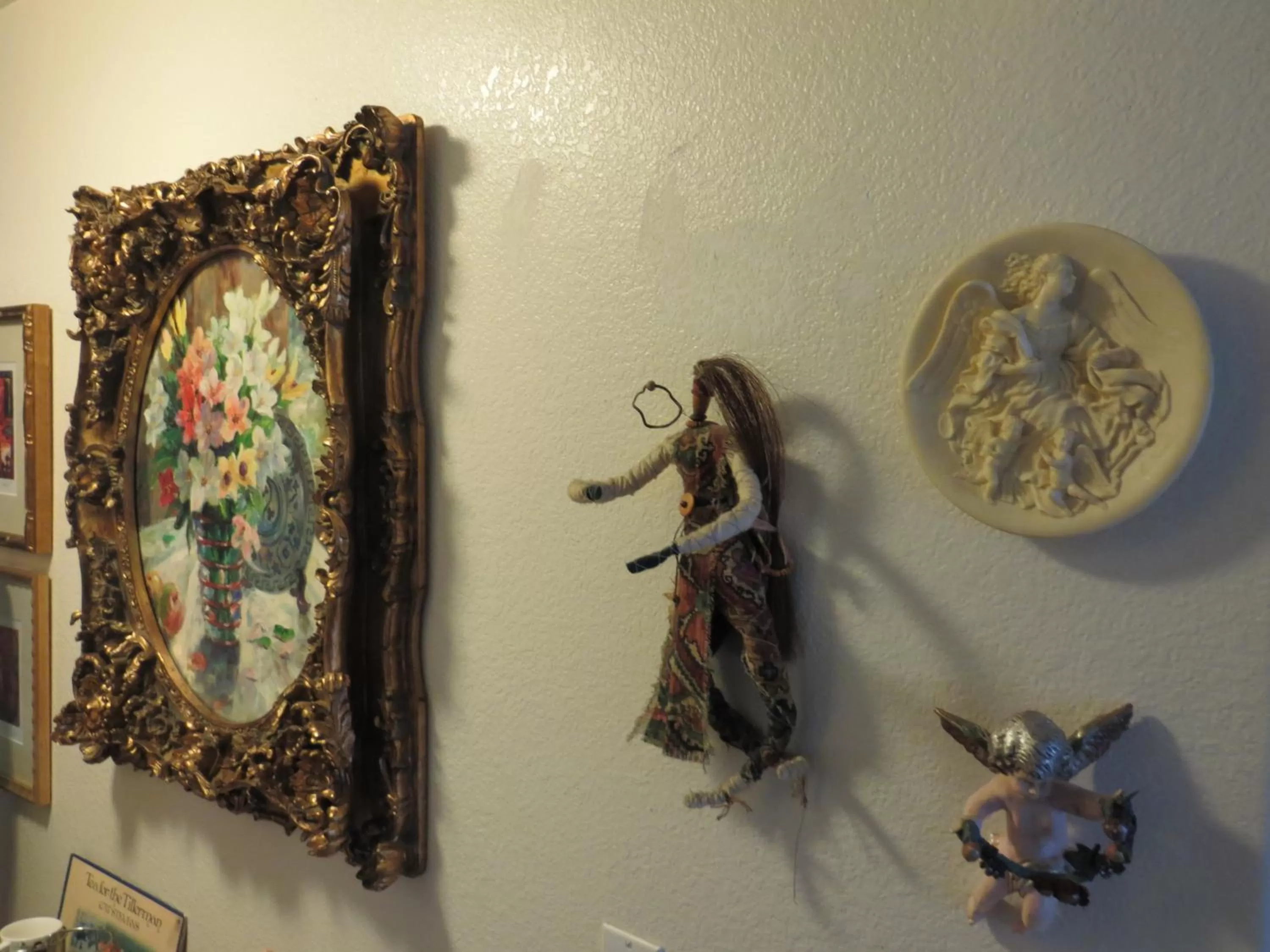 Decorative detail in Always Inn San Clemente Bed & Breakfast by Elevate Rooms