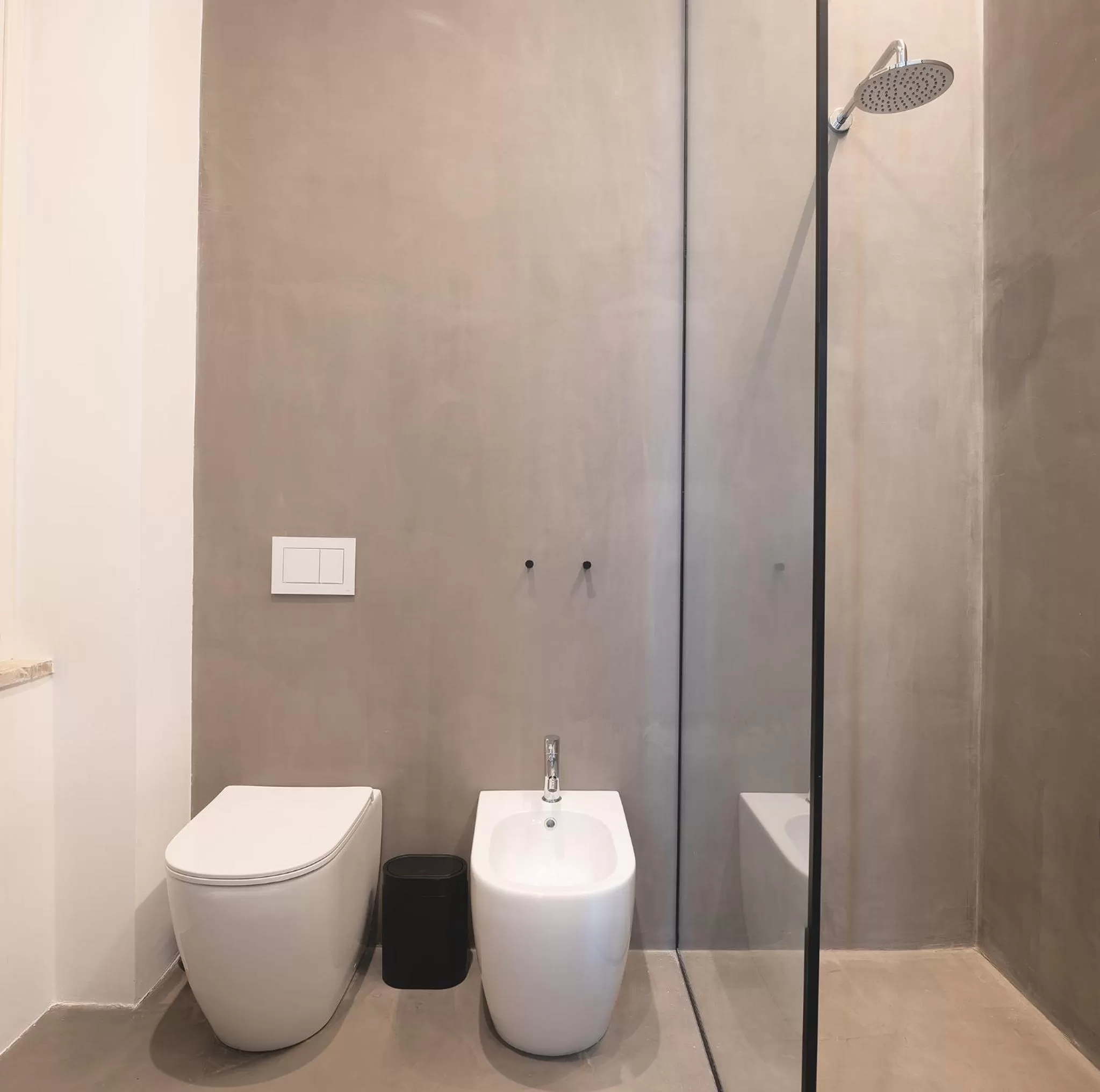 Shower, Bathroom in Ortigia's gate