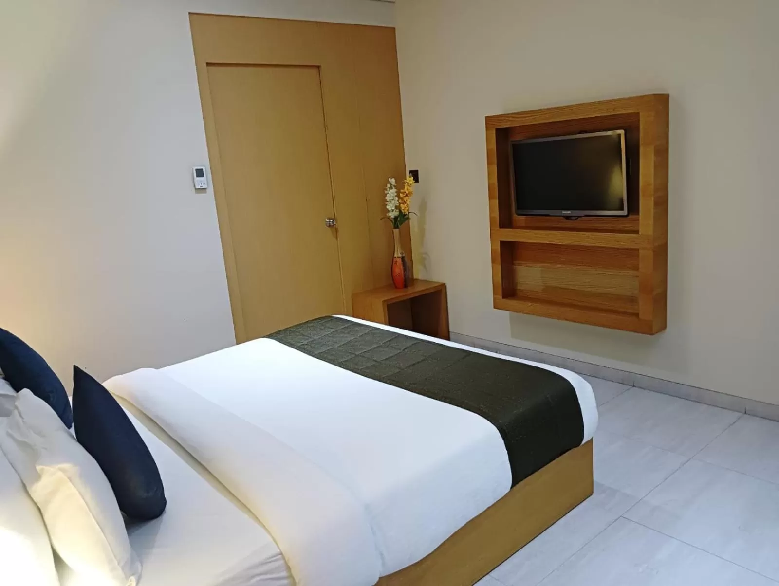 Bed in Hotel Suba Elite Vadodara