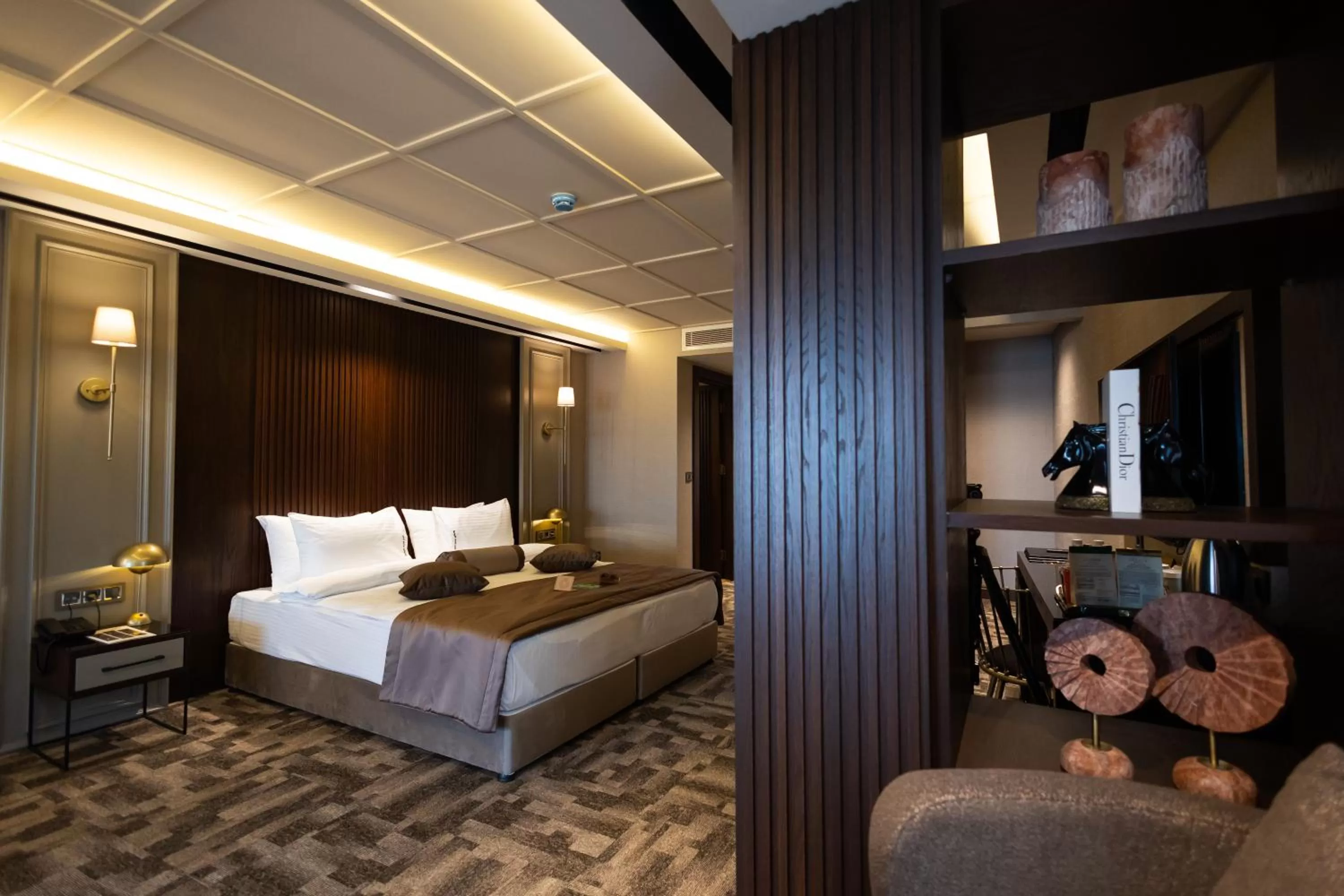 Bed in Tonight Hotel Port