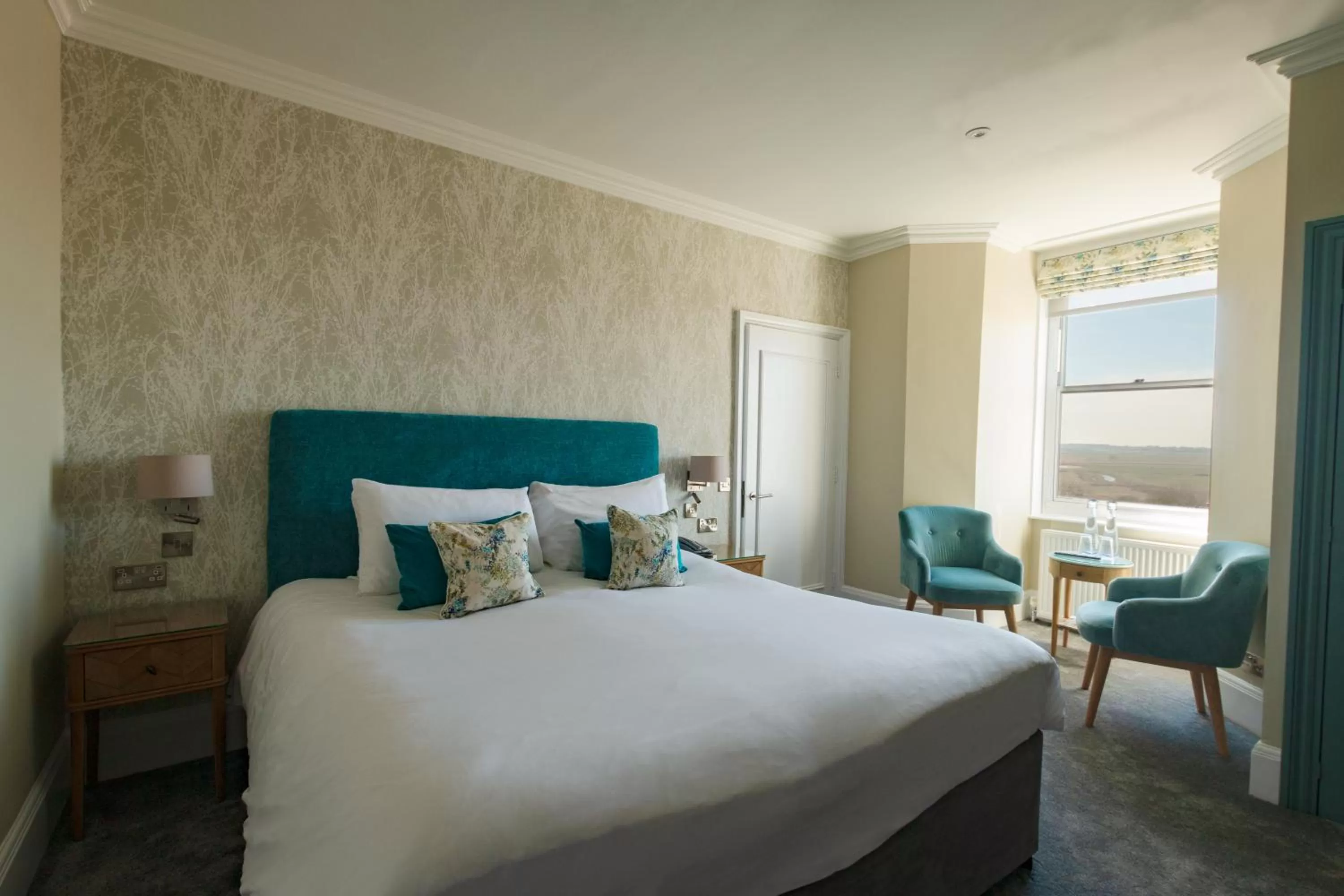 Photo of the whole room, Bed in The Brudenell