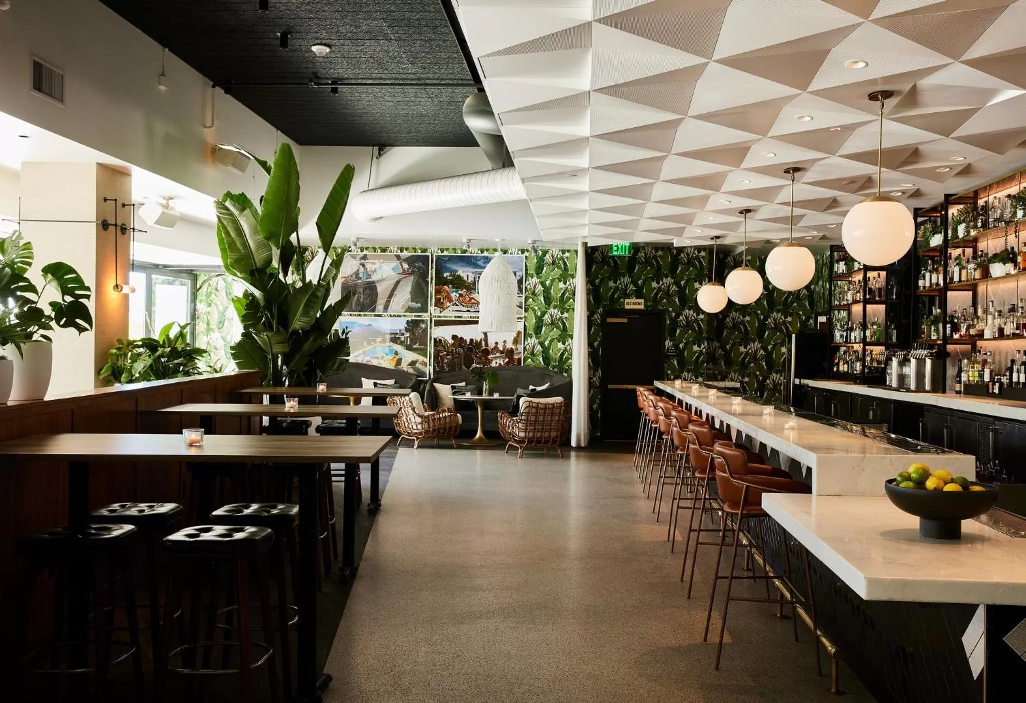 Lounge or bar in Kimpton Sawyer Hotel by IHG