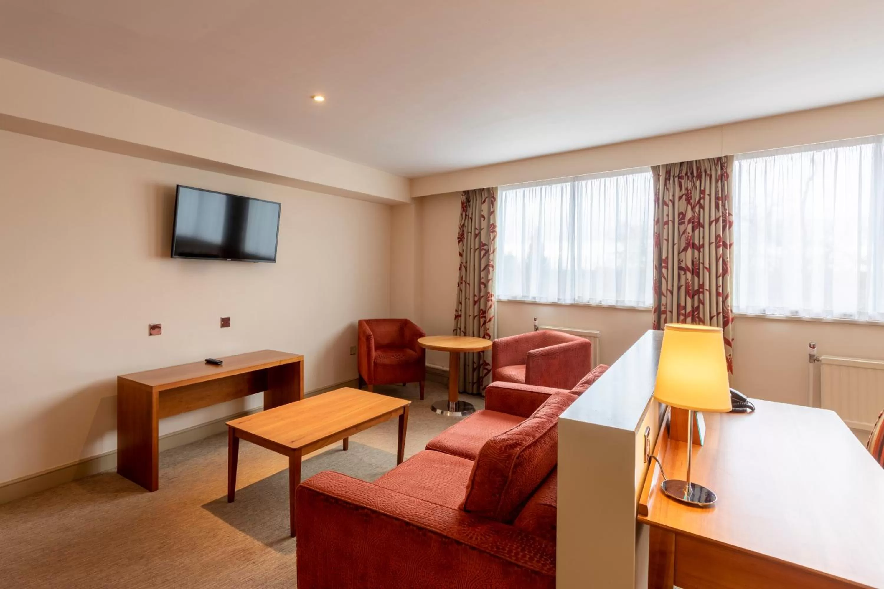 Seating Area in Birmingham Strathallan Hotel, BW Signature Collection