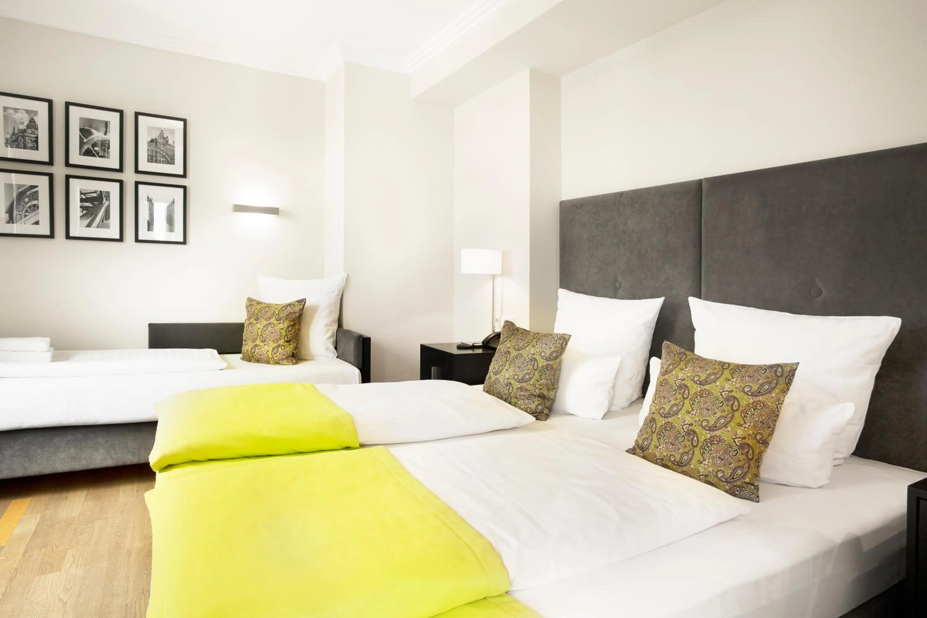 Photo of the whole room, Bed in Hotel Hamburger Hof