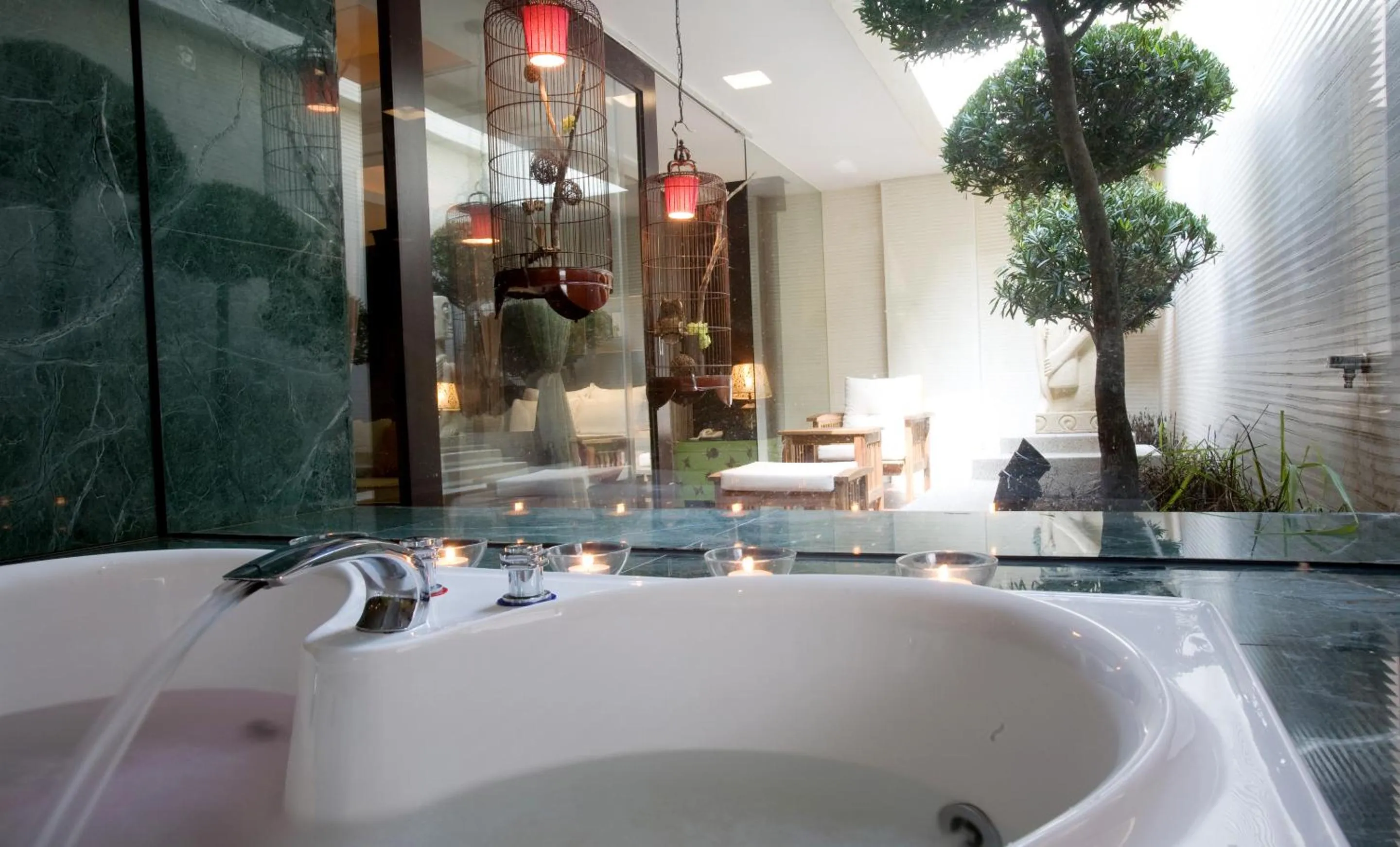 Bathroom in Yes Motel