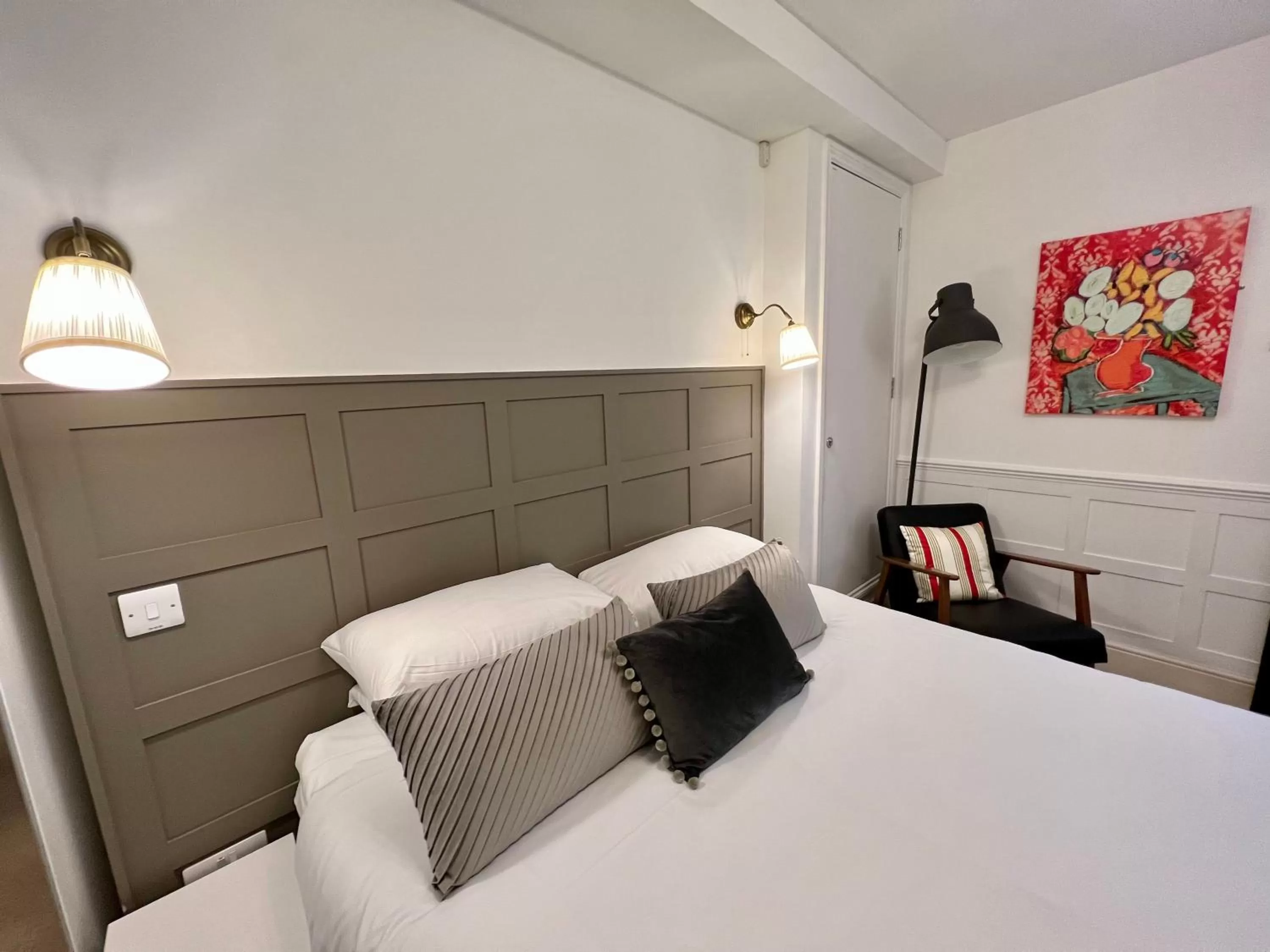 Bedroom, Bed in Ferndale Mews