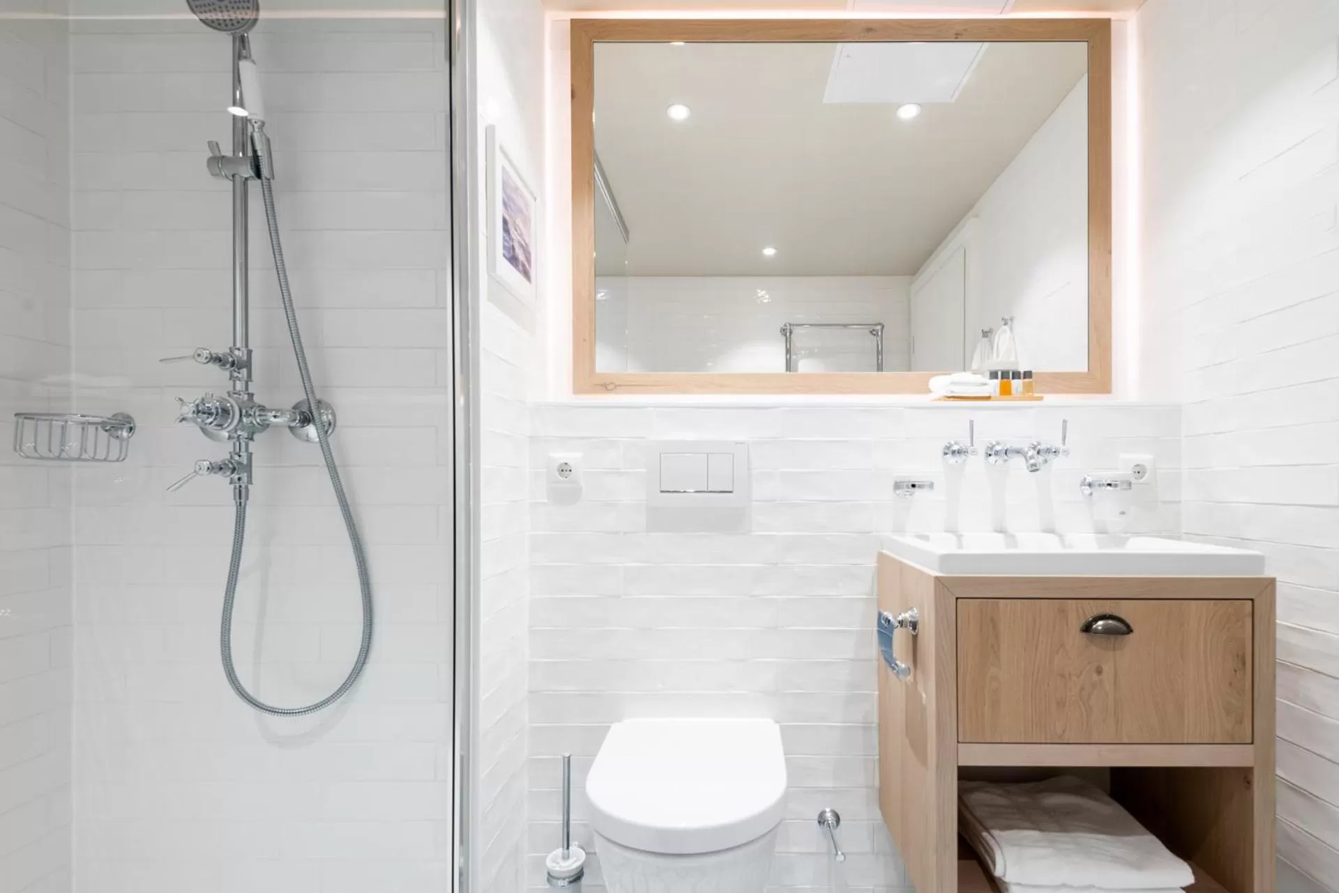 Shower in LOEV - VELA Hotels