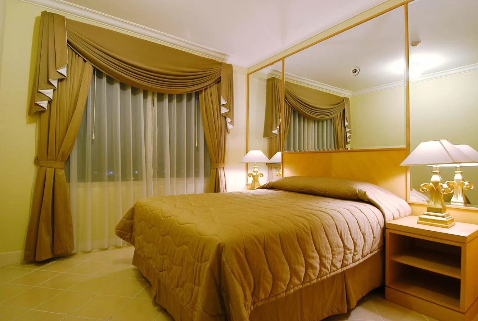 Bed in Batavia Hotel & Serviced Apartments Jakarta