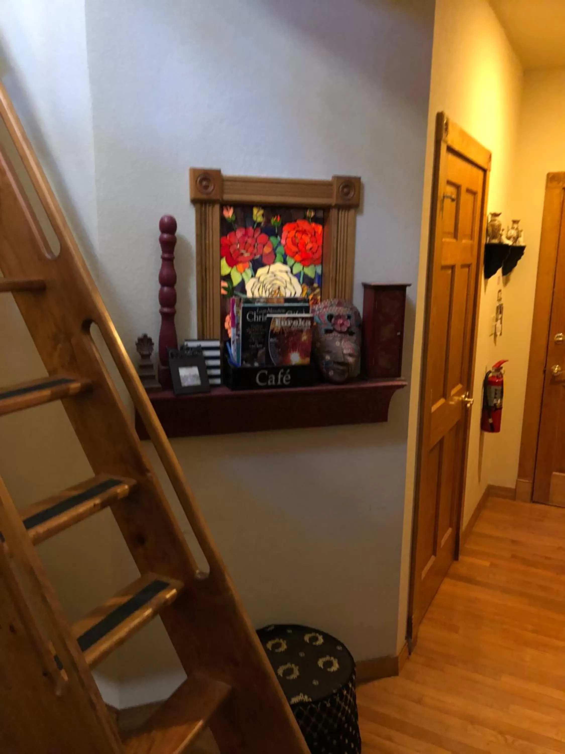 Bedroom in All Seasons Inn