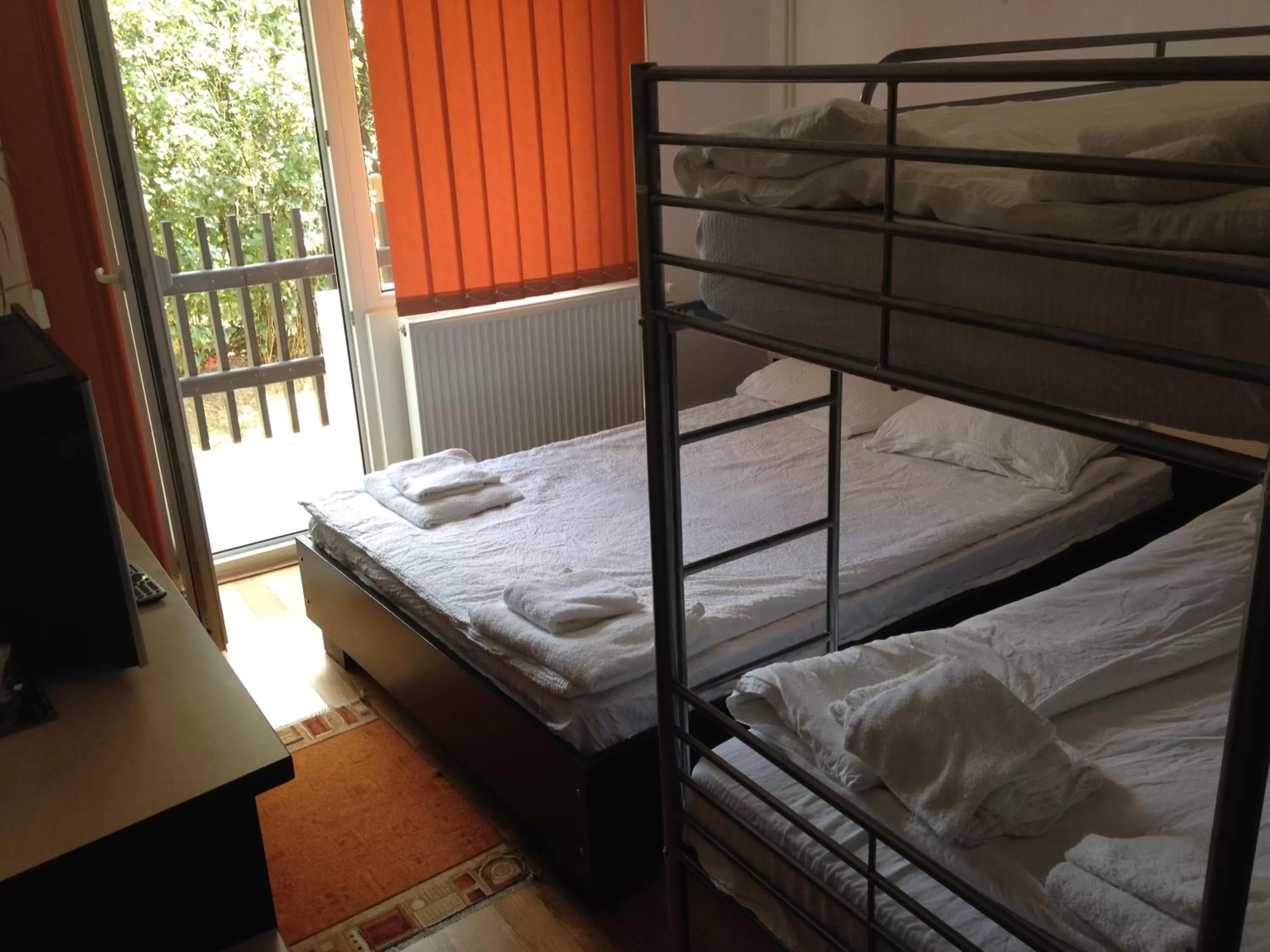 Bed, Bunk Bed in Hotel Romantik