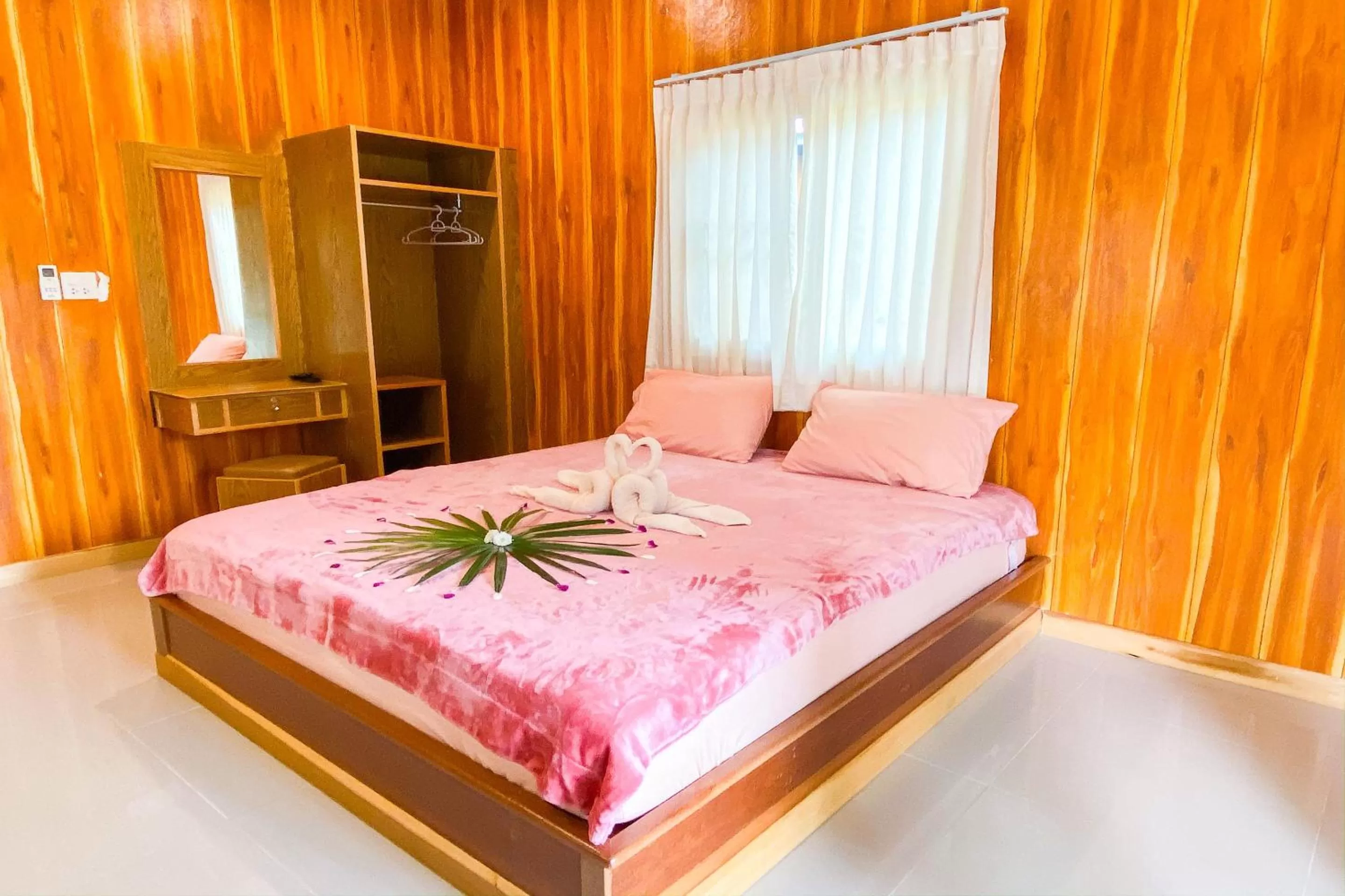 Bed in Koh Kood Far East Resort
