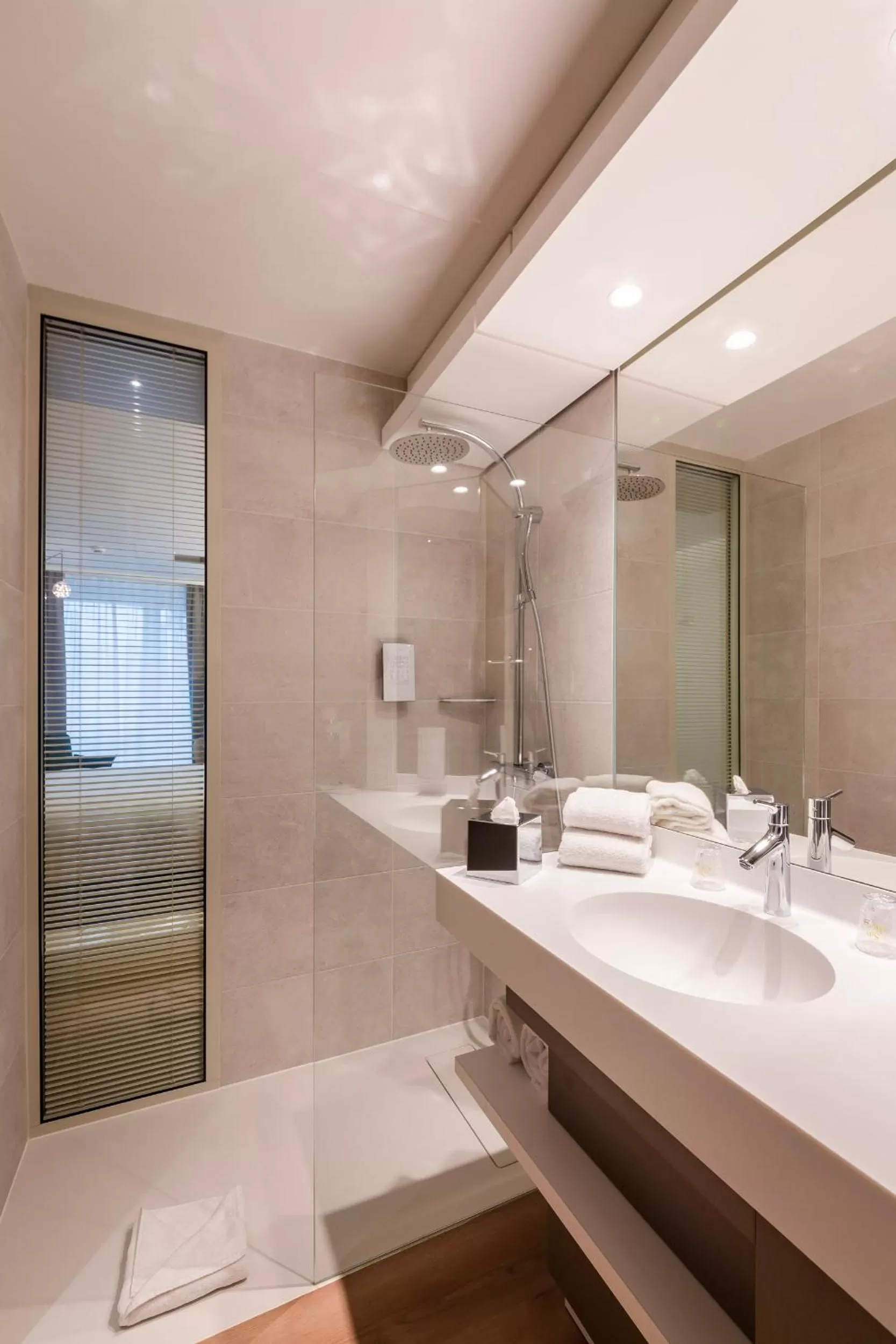 Shower in voco Strasbourg Centre - The Garden by IHG