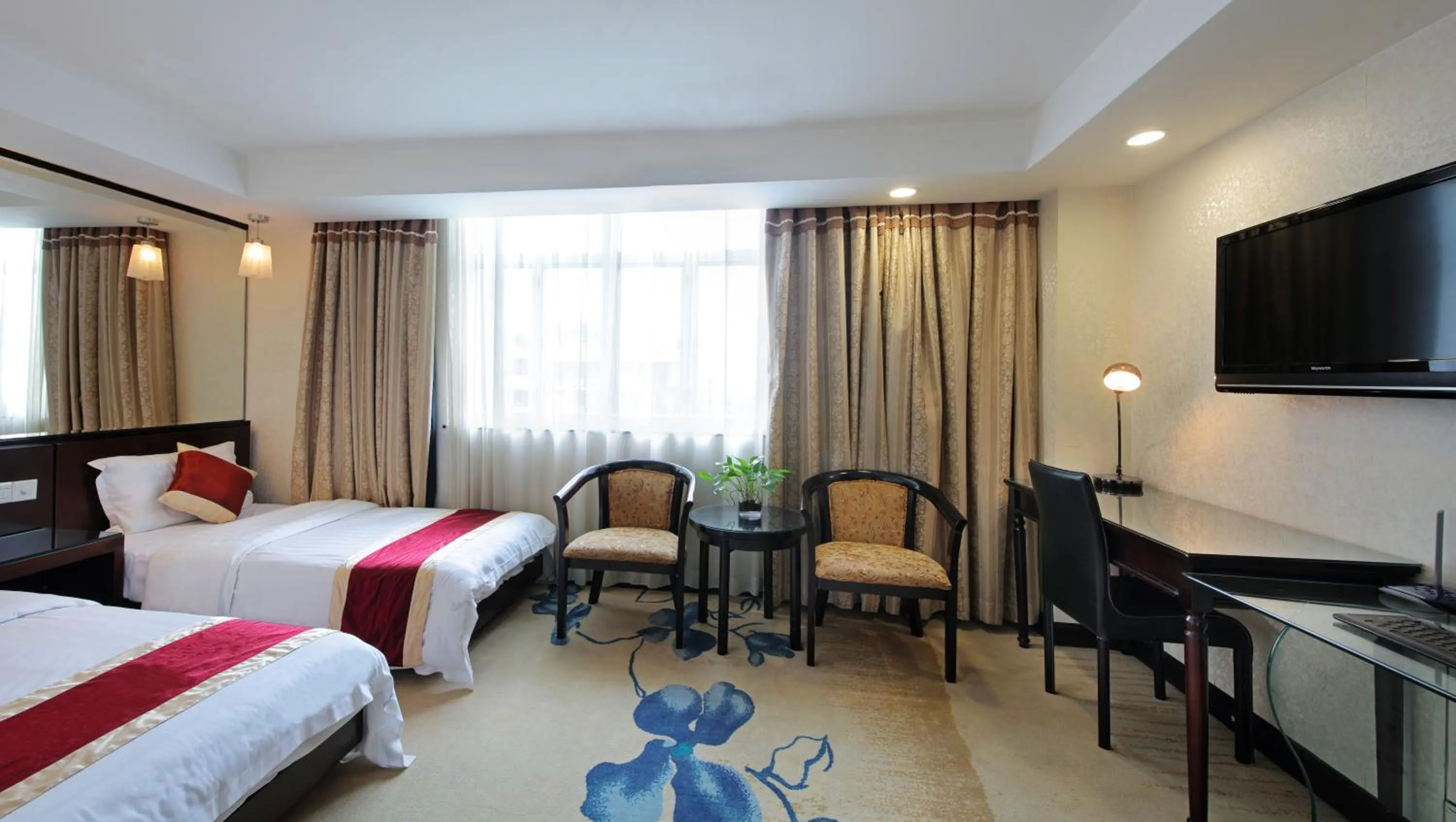 Photo of the whole room in New World Hotel