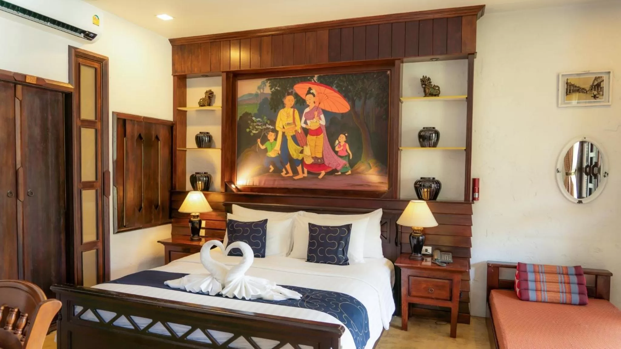 Photo of the whole room, Bed in Cheva Gallery Boutique Hotel