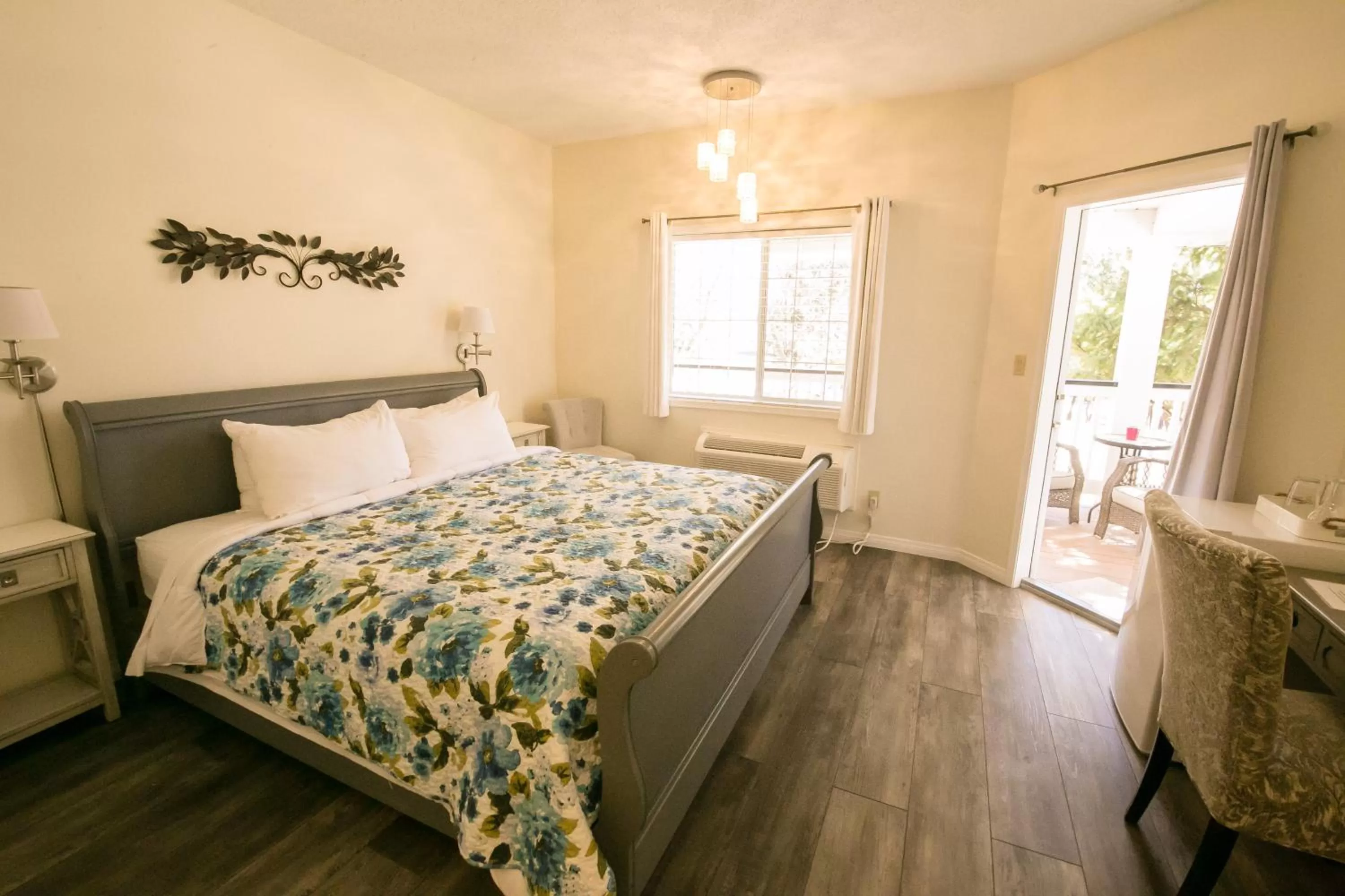 Bed in Inn on Canyon