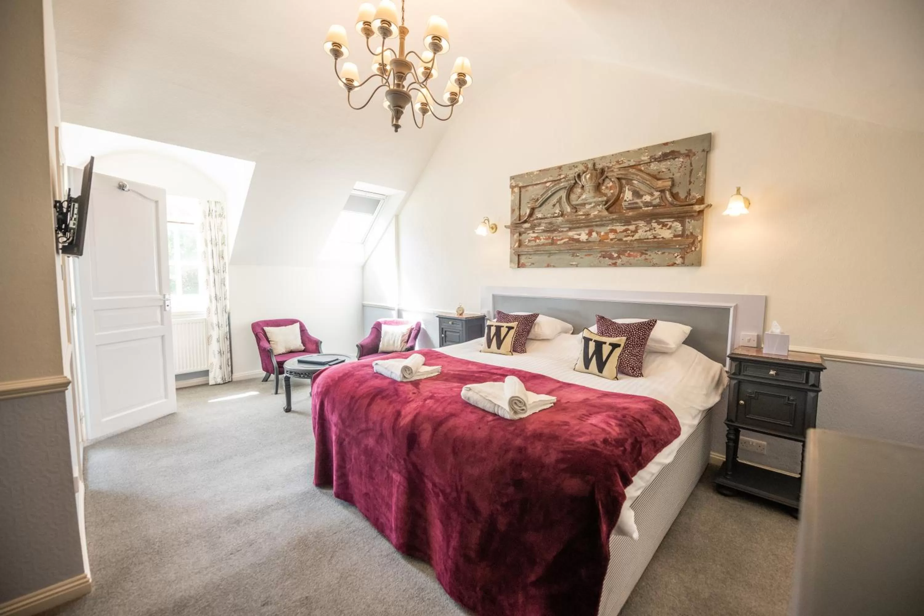 Bedroom, Bed in The Woodlands Hotel