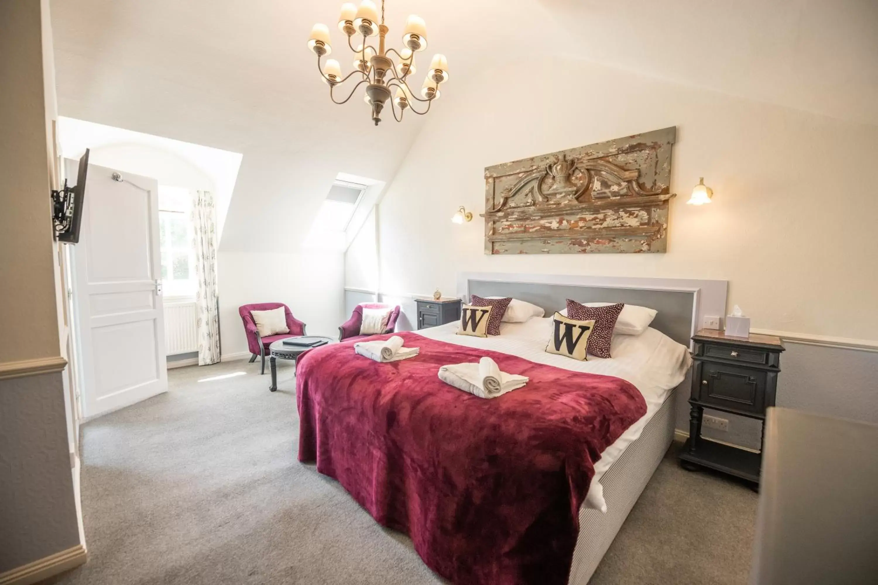 Superior Plus King or Twin in The Woodlands Hotel Superior Plus King or Twin in The Woodlands Hotel