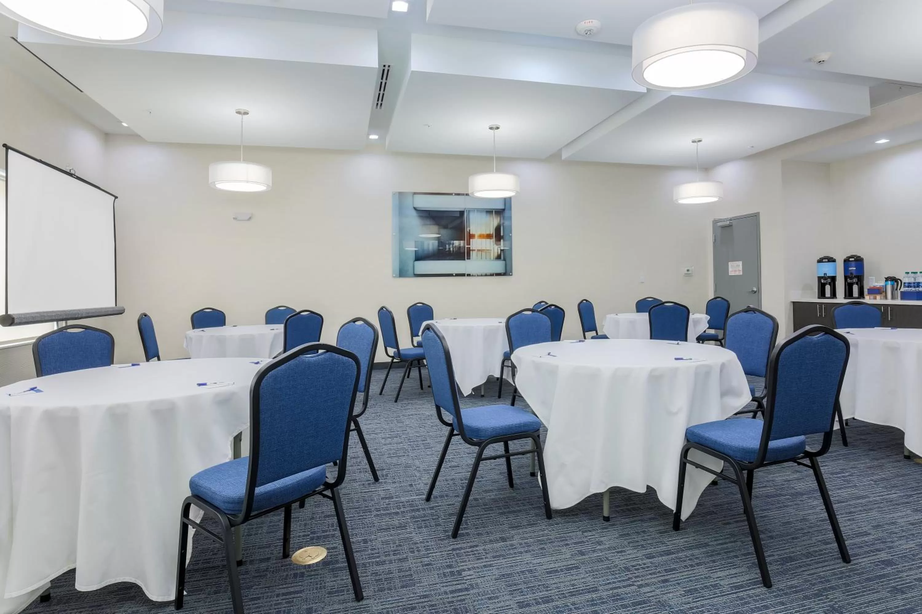 Meeting/conference room in Holiday Inn Express & Suites Houston - Hobby Airport Area by IHG