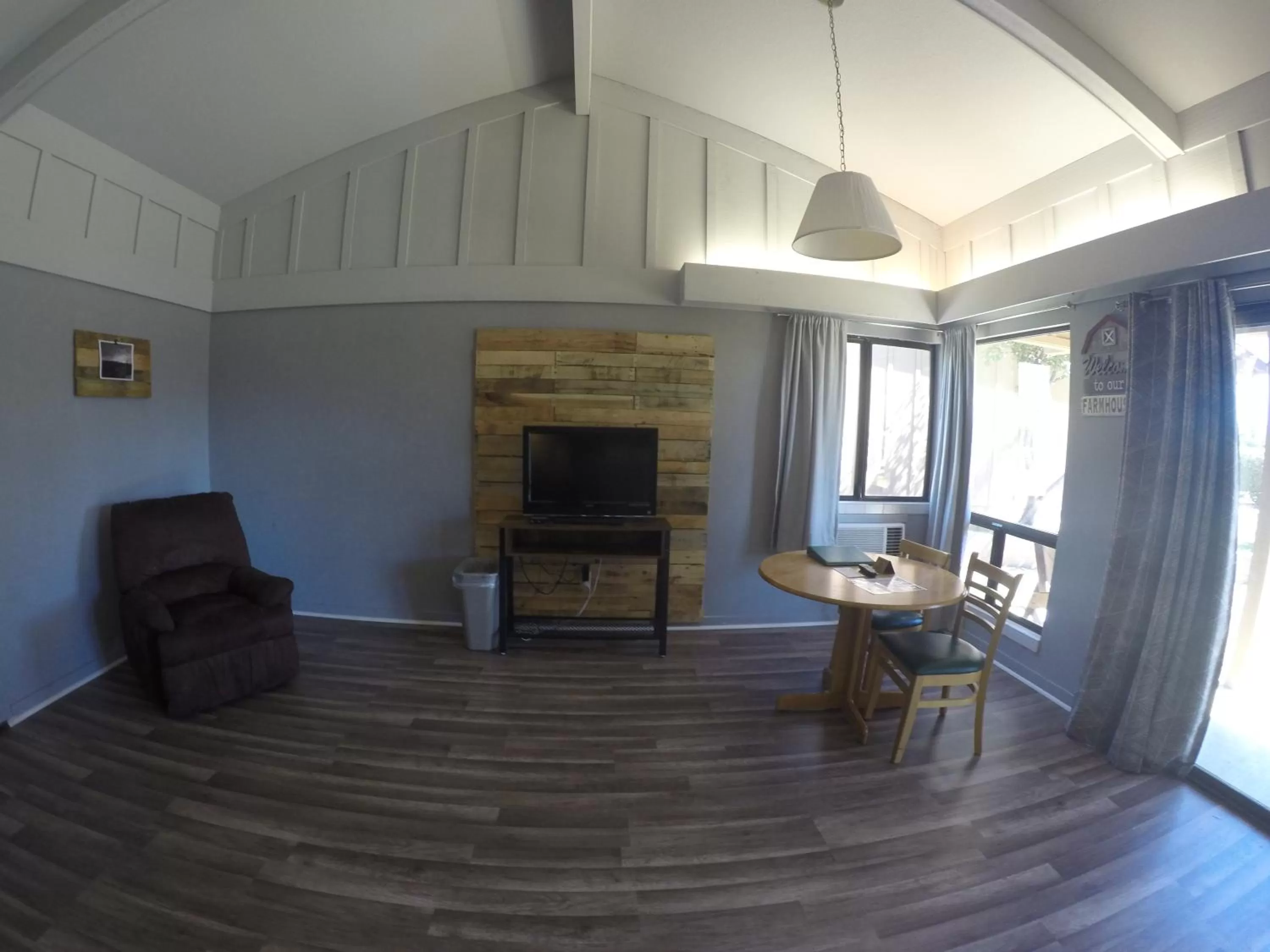 TV and multimedia in Ridgemark Golf Club and Resort