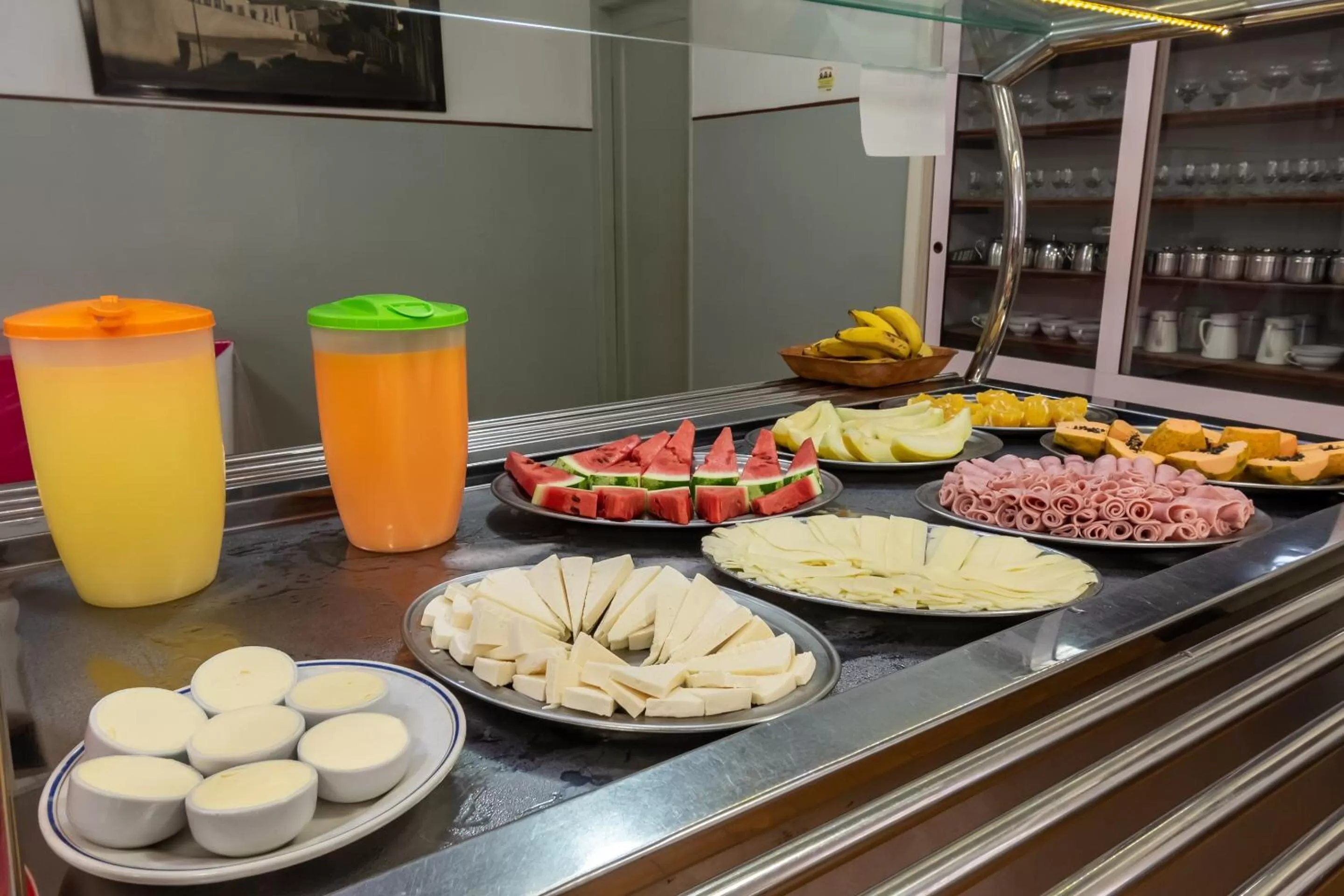 Breakfast in Hotel Esplanada Belo Horizonte - Proximo a Estacao de Trem