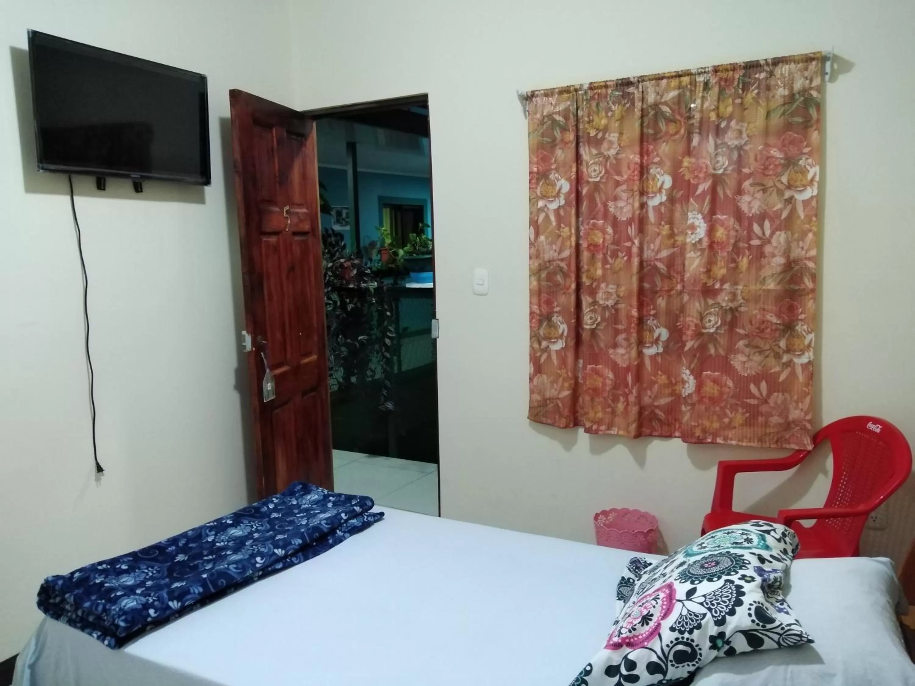 Bed in Hotel Trianon