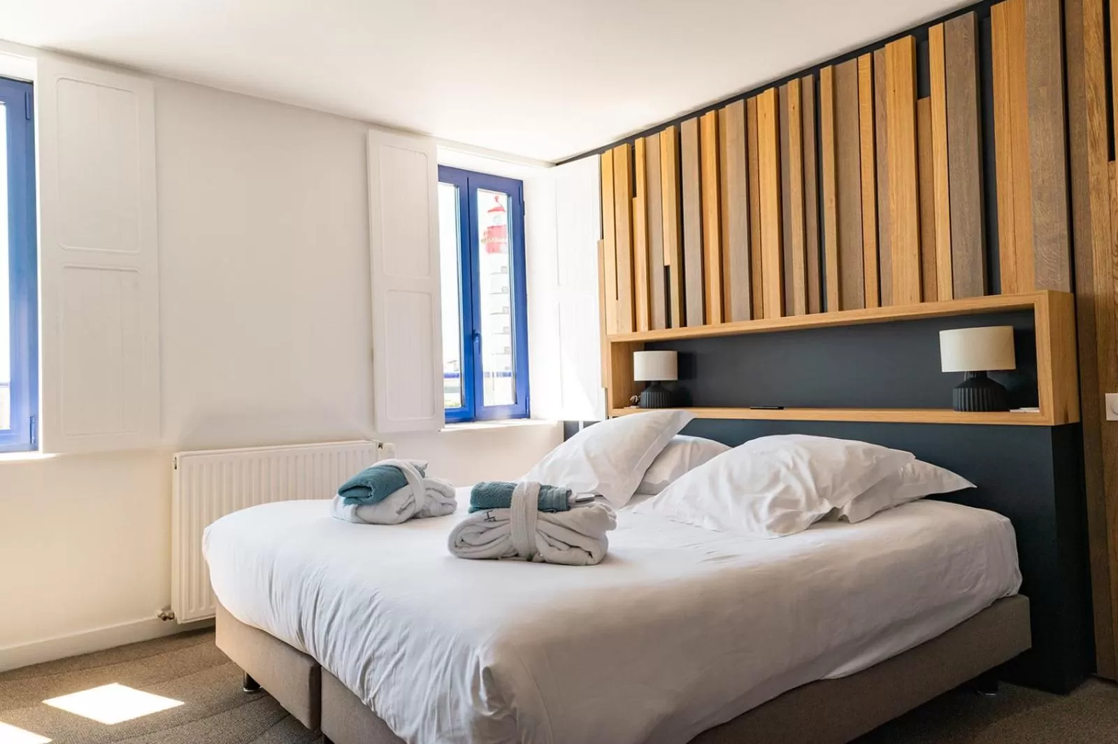 Bedroom, Bed in Hostellerie de la Pointe Saint-Mathieu - SPA & Restaurant