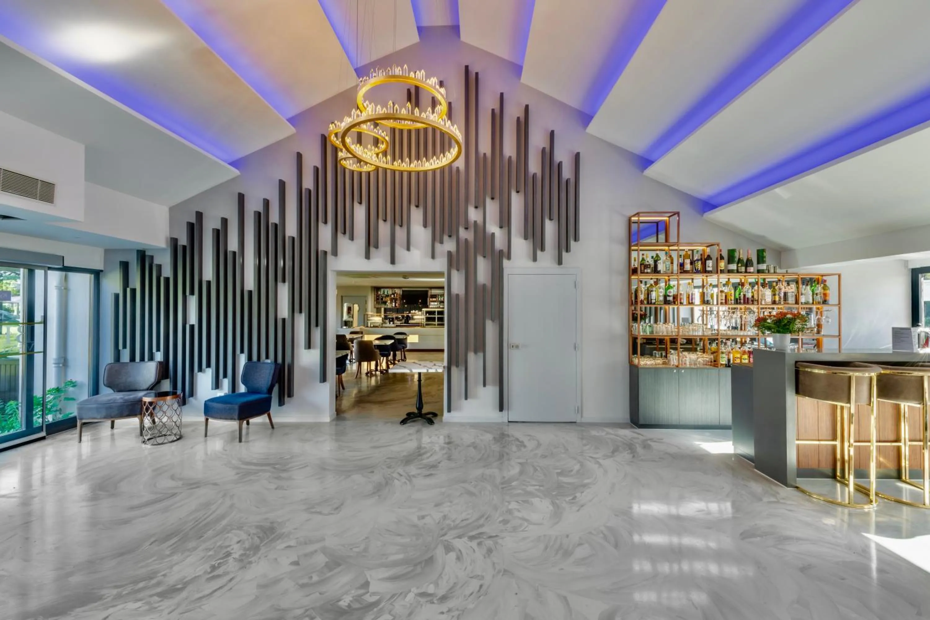 Lobby or reception in Kyriad Hotel Meaux