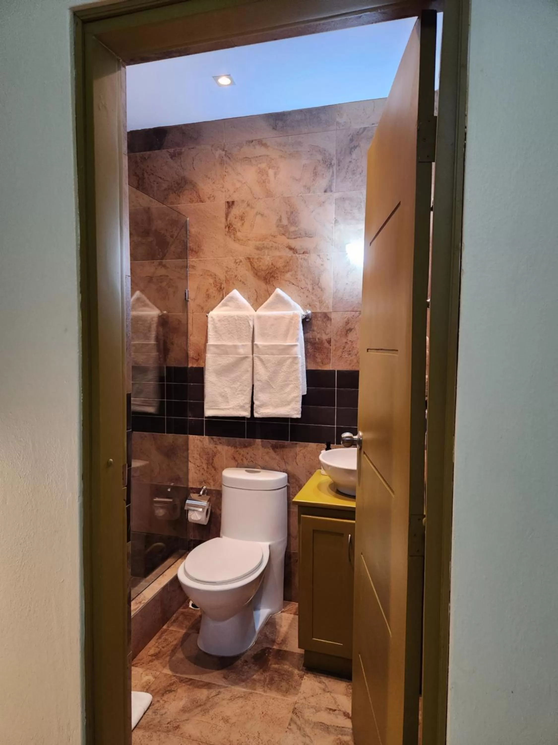 Bathroom in Hotel La Casona MC