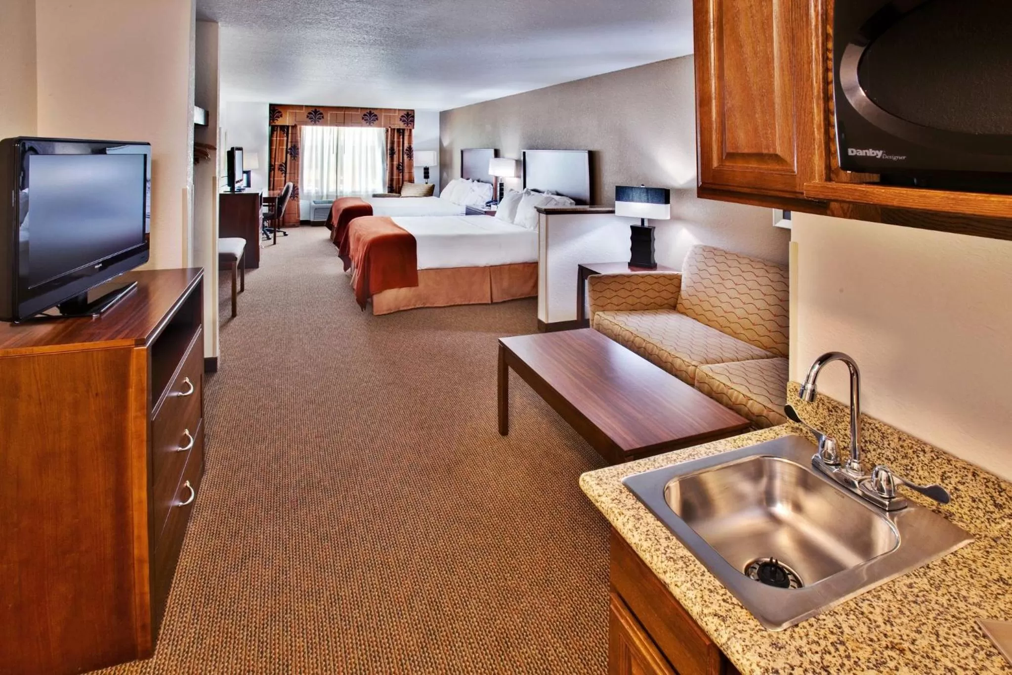 Queen Suite with Two Queen Beds and Sofa Bed in Holiday Inn Express Hotel & Suites - Dubuque West, an IHG Hotel