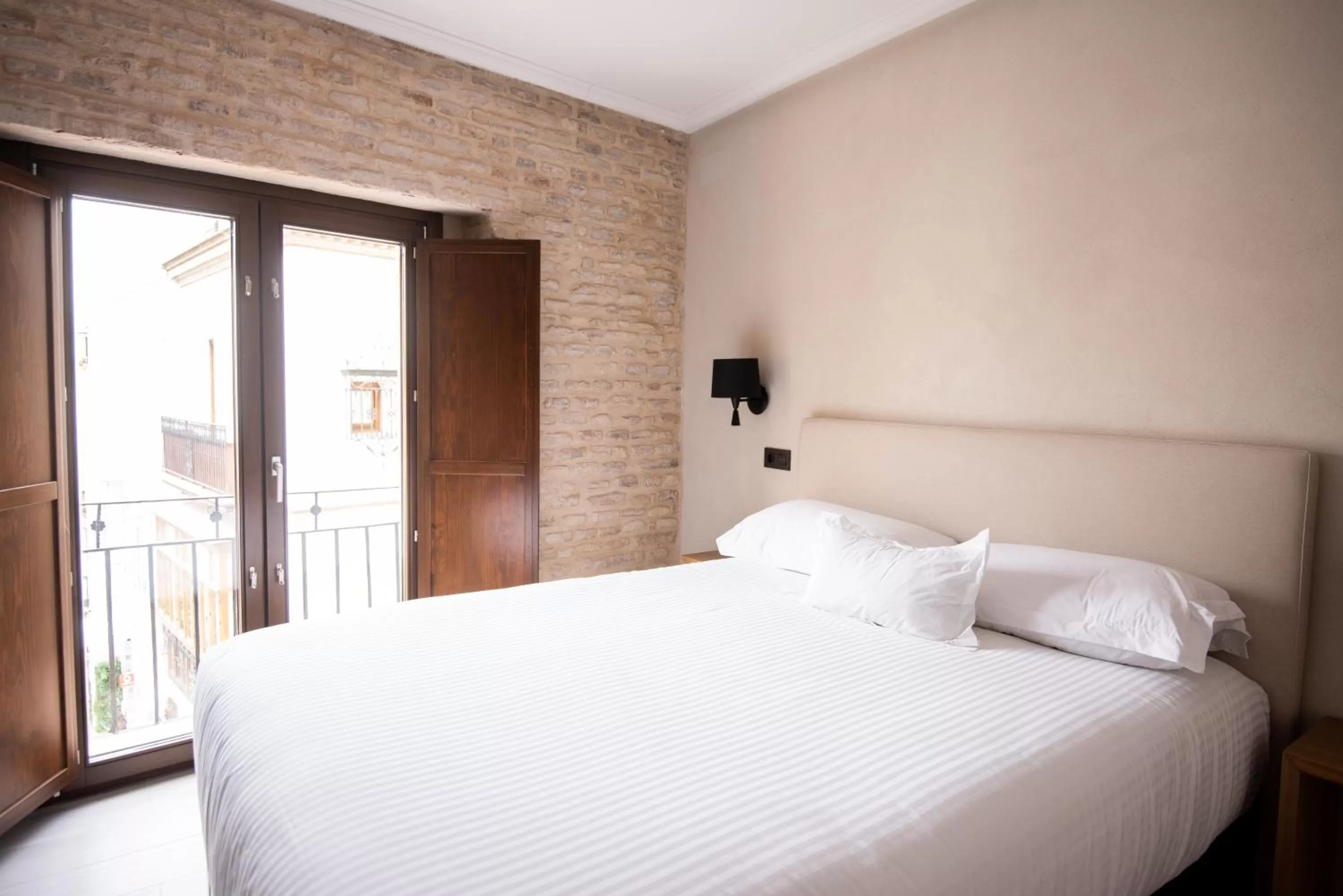 Bedroom, Bed in Casa ART Sevilla