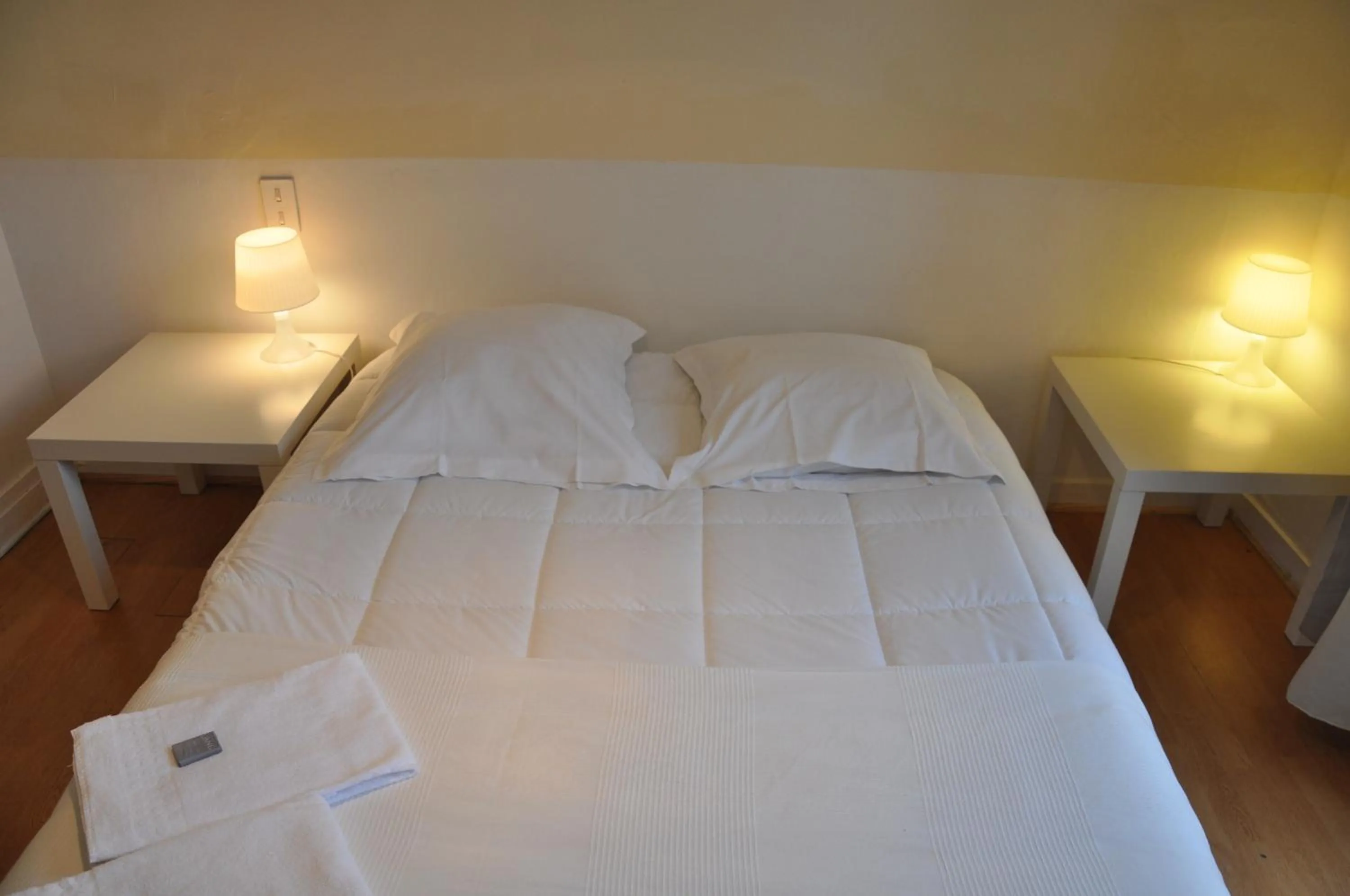 Bed in Cafe Hotel du Theatre