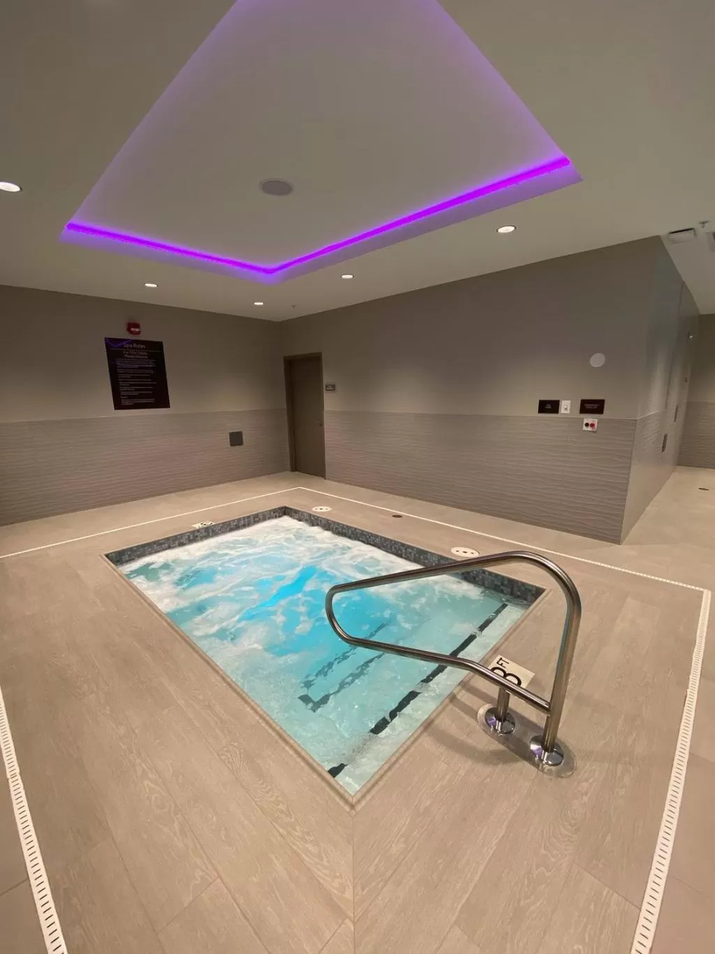 Hot Tub in Best Western Premier Prince Albert