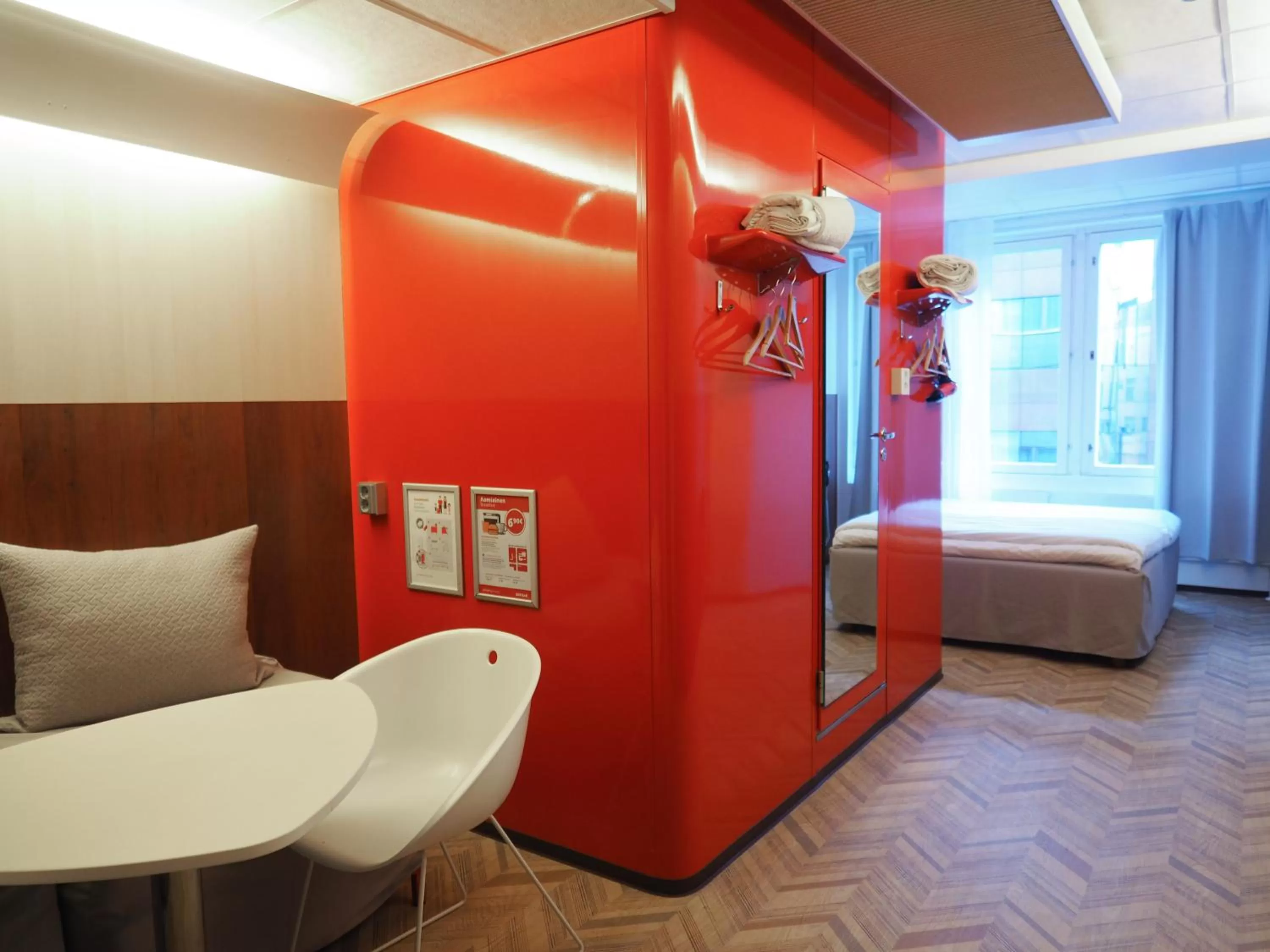 Seating area in Omena Hotel Helsinki Lönnrotinkatu